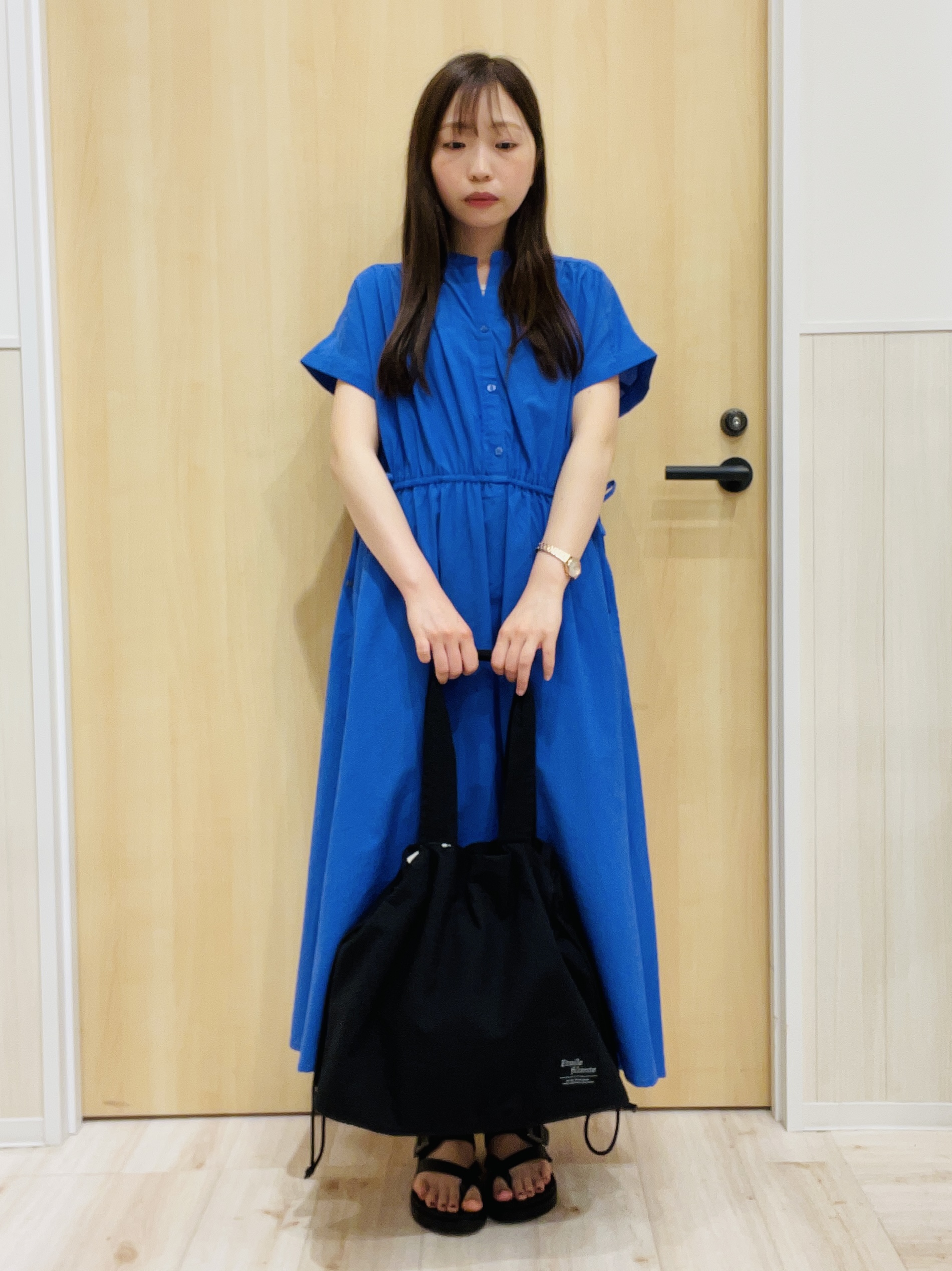 minamiさんの「SHOO･LA･RUE｜【S-LL/UV/吸水速乾/洗濯機可】通気性〇 ギャザーリボンワンピース」を使ったコーディネート