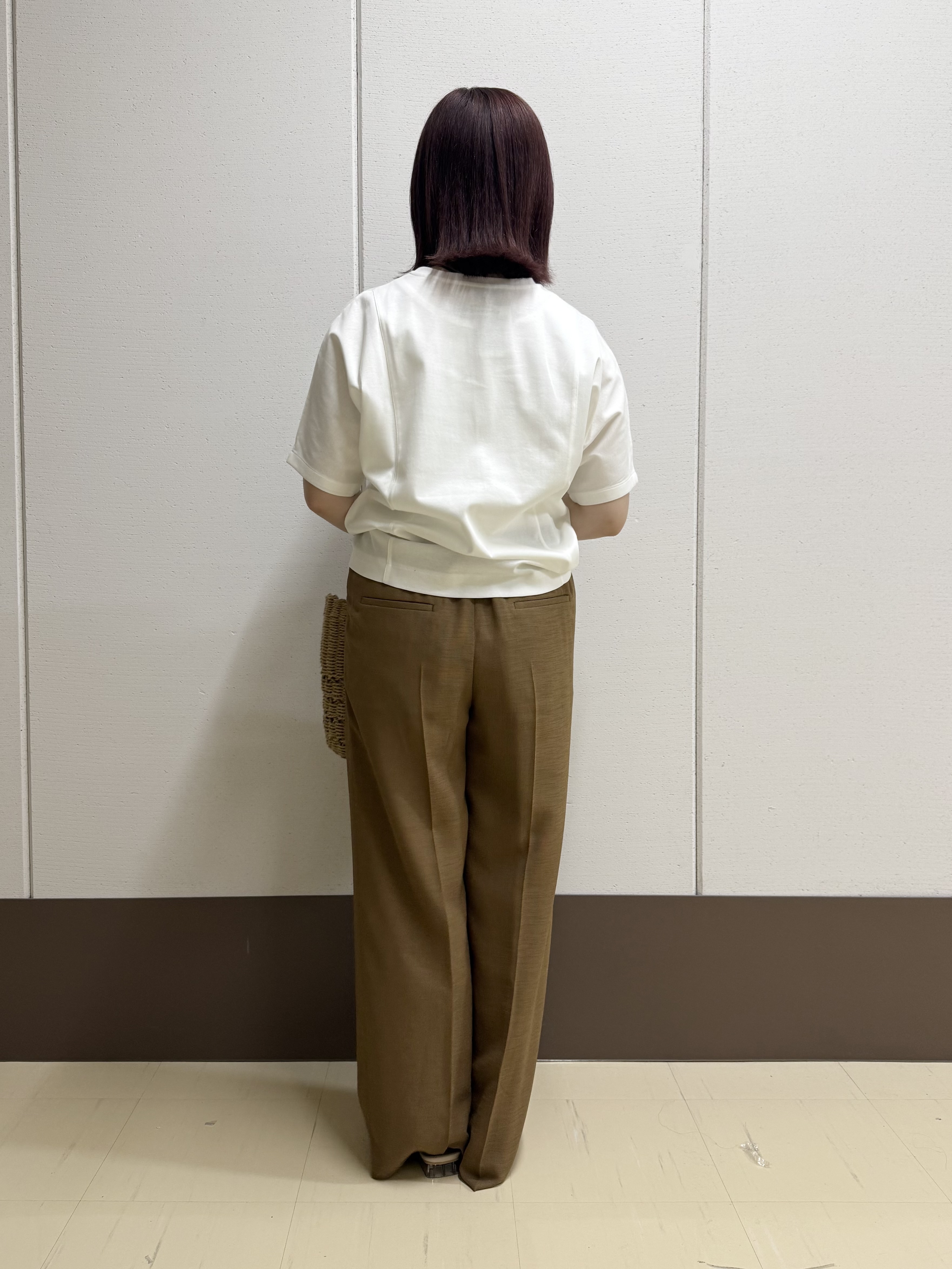Rikoさんの「INDIVI｜【汗ジミ防止／褒められTシャツ】上品カジュアル！ドルマンTシャツ」を使ったコーディネート