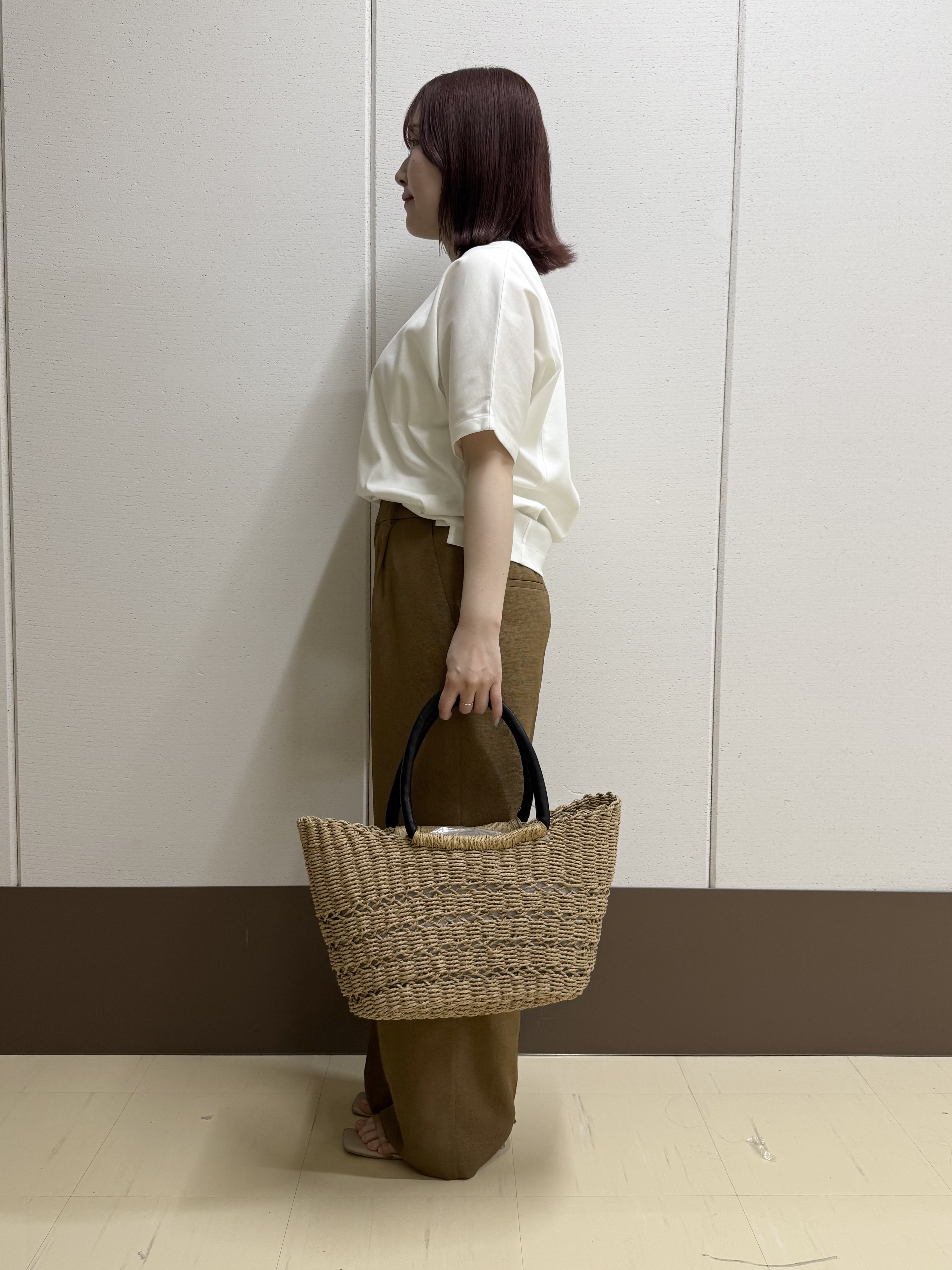 Rikoさんの「INDIVI｜【汗ジミ防止／褒められTシャツ】上品カジュアル！ドルマンTシャツ」を使ったコーディネート