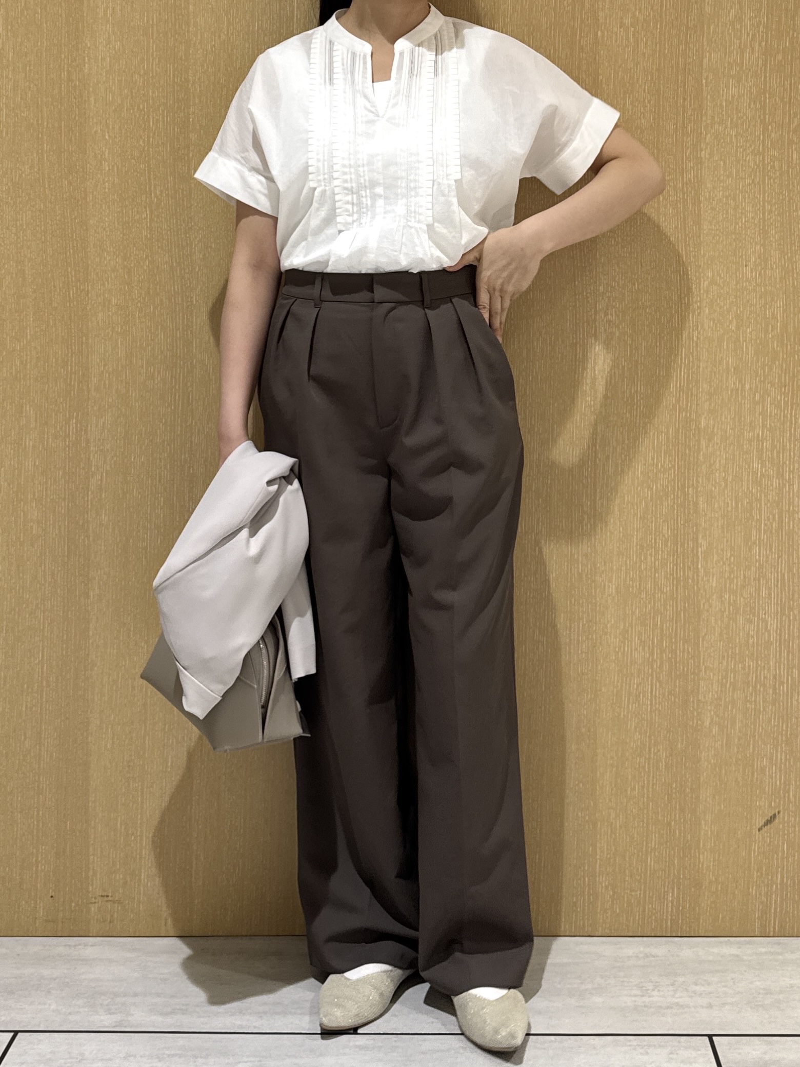 nanaさんの「UNTITLED｜【清涼感/コットン100%】モダンクラフトブラウス」を使ったコーディネート
