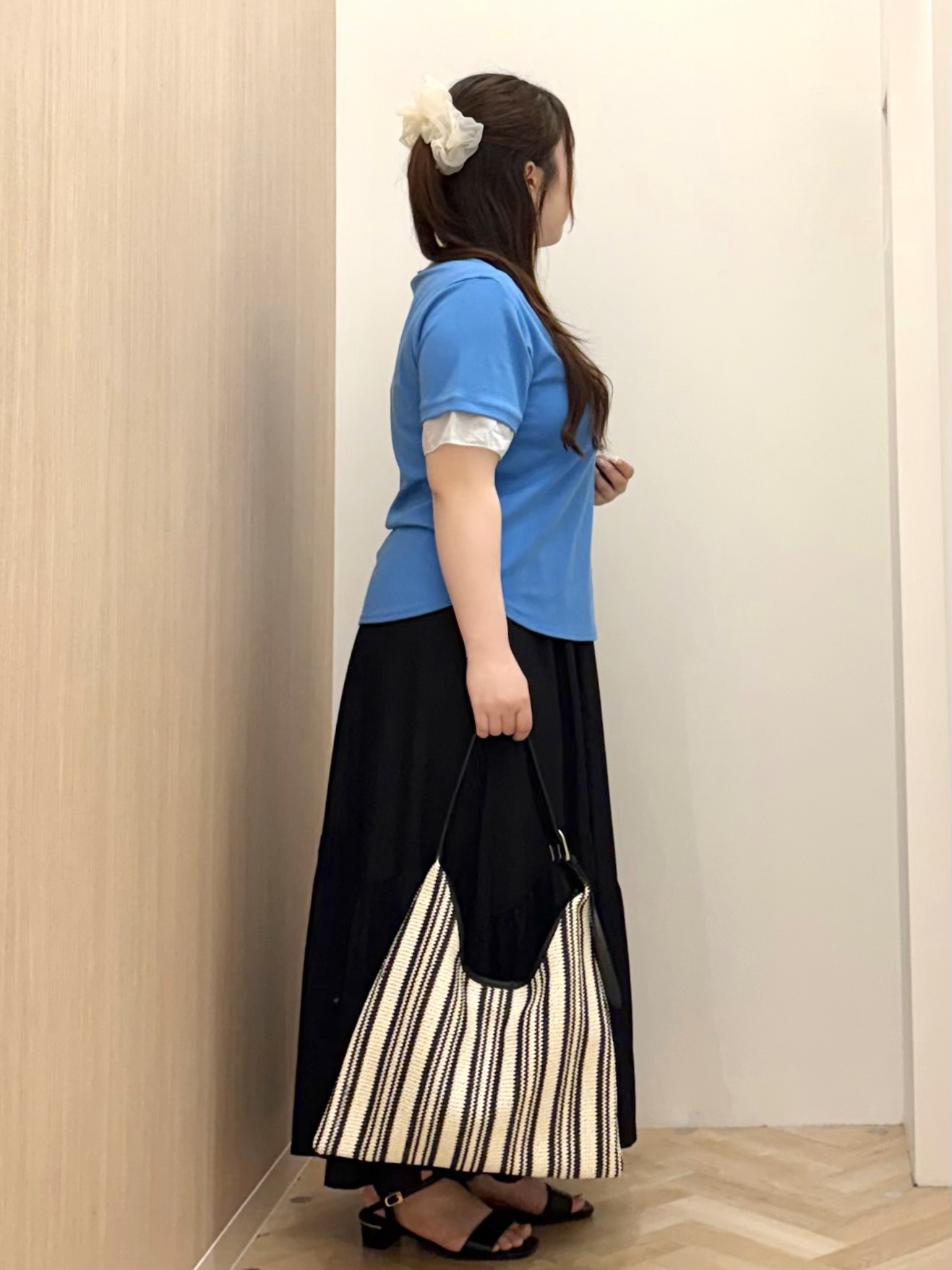 akariさんの「grove｜【二の腕カバー/UVカット】袖口シアースクエアネックTシャツ」を使ったコーディネート