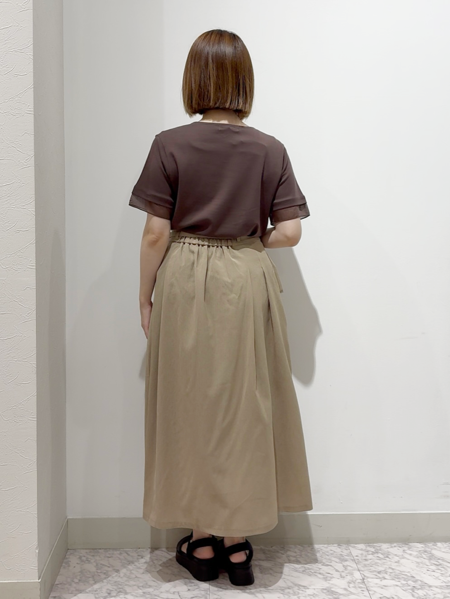 しかっちさんの「grove｜【二の腕カバー/UVカット】袖口シアースクエアネックTシャツ」を使ったコーディネート