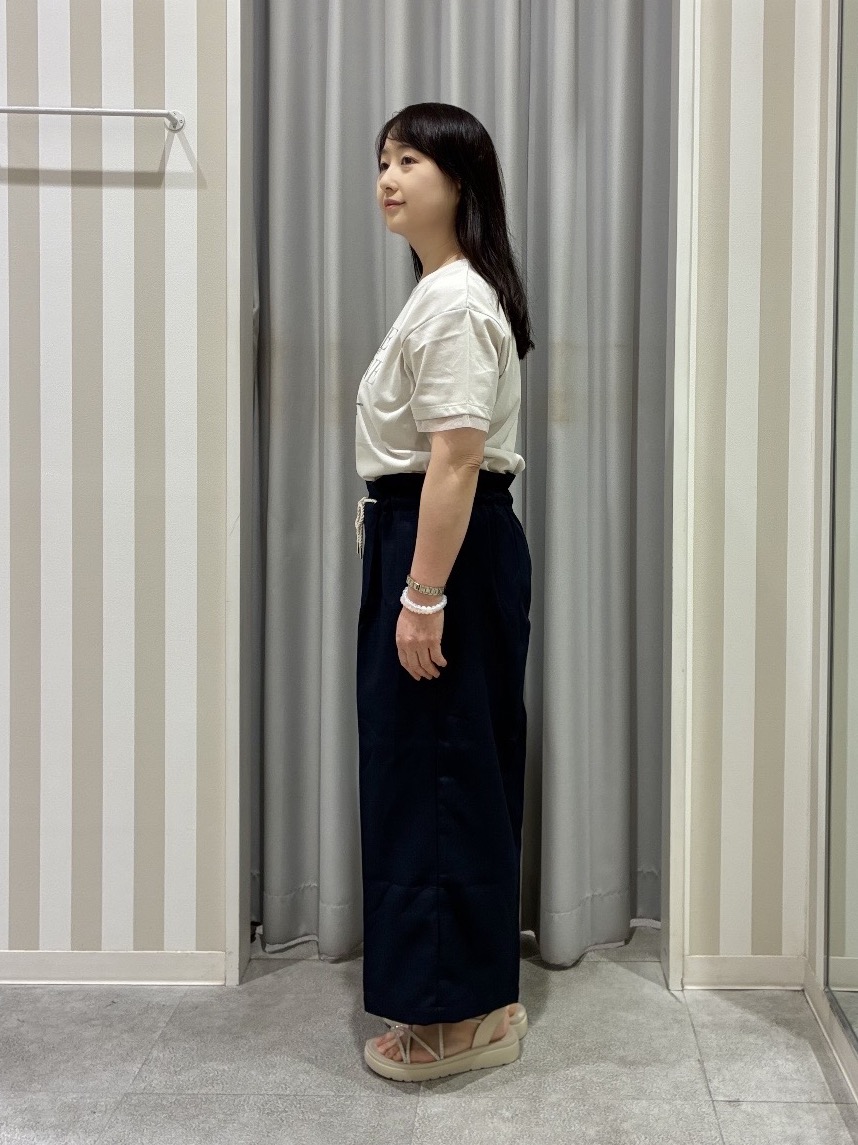 vanseさんの「SHOO･LA･RUE｜【ひんやり/S-LL/洗濯機可】色・柄選べる お袖チュールレイヤード プリントアソートTシャツ」を使ったコーディネート