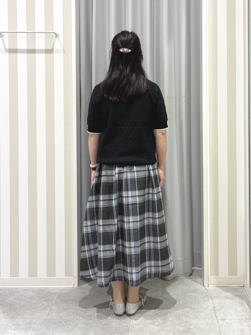 vanseさんの「SHOO･LA･RUE｜【洗濯機可/S-LL】大人上品なダイヤ編み柄 配色半袖ニット」を使ったコーディネート