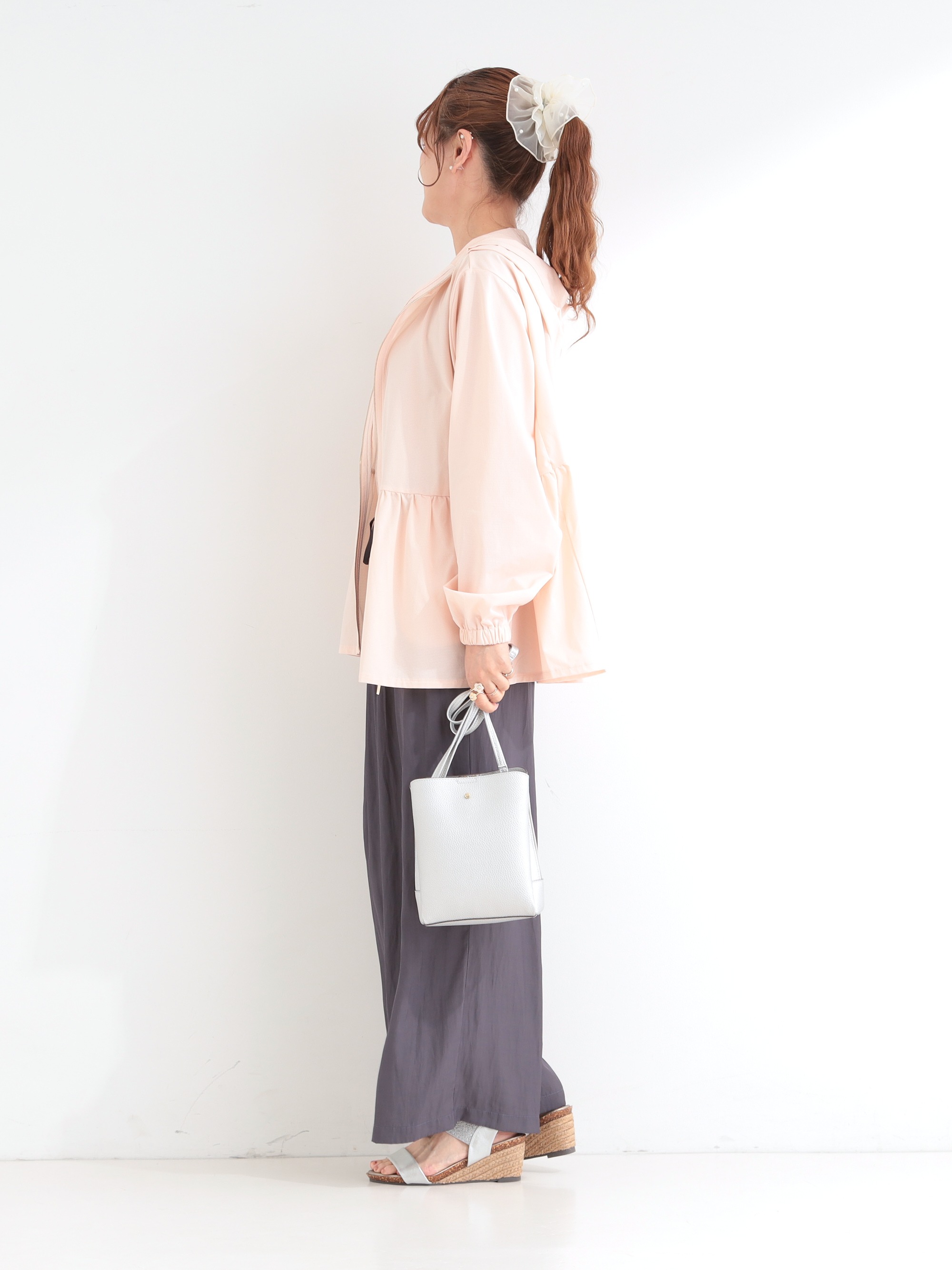 ゆゆさんの「SHOO･LA･RUE｜【S-LL/体型カバー】日焼け対策にも女性らしさを UVカットペプラムパーカ」を使ったコーディネート