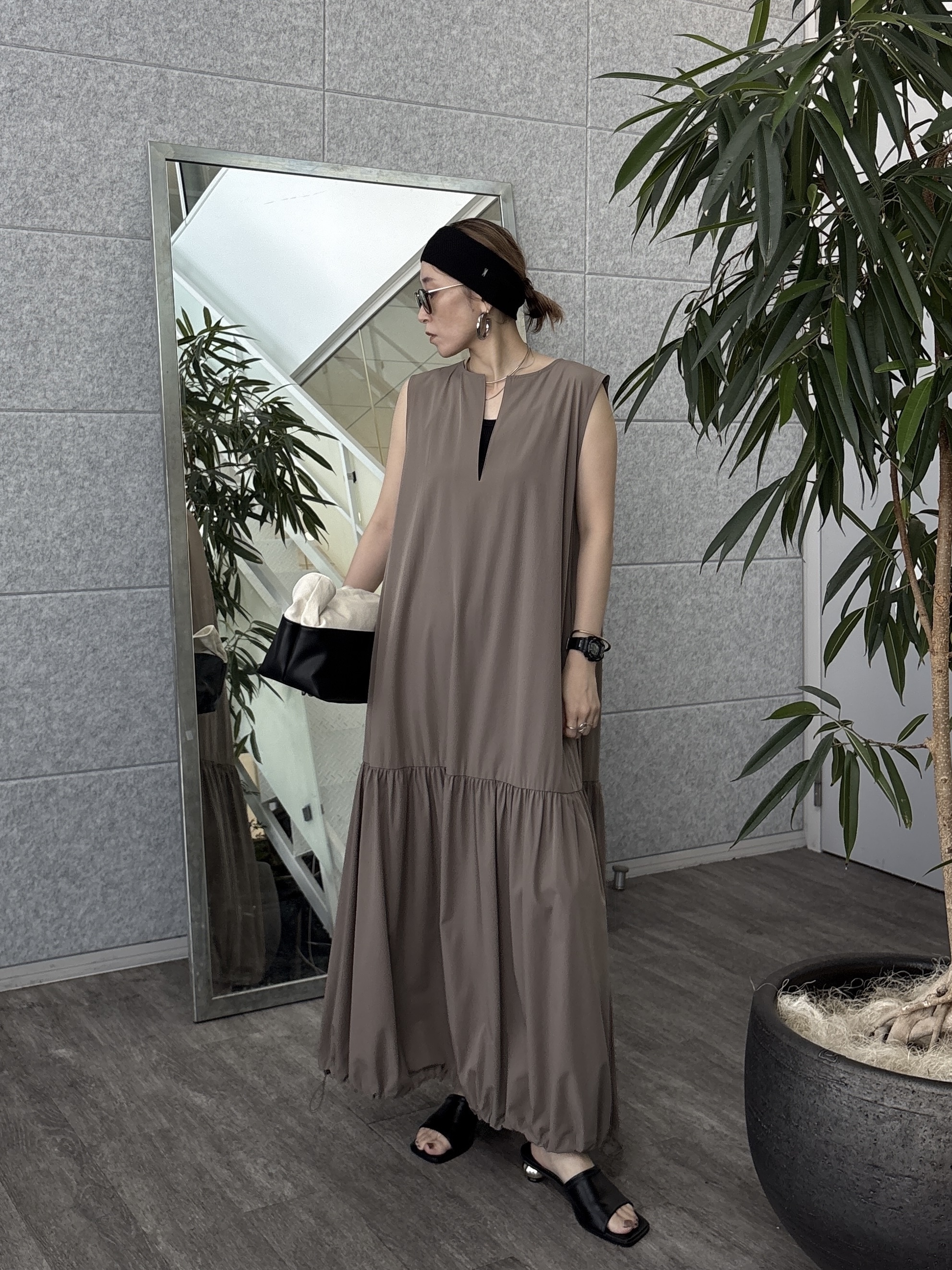 kotakiさんの「INDIVI｜タイポグラフィTシャツ【接触冷感】」を使ったコーディネート