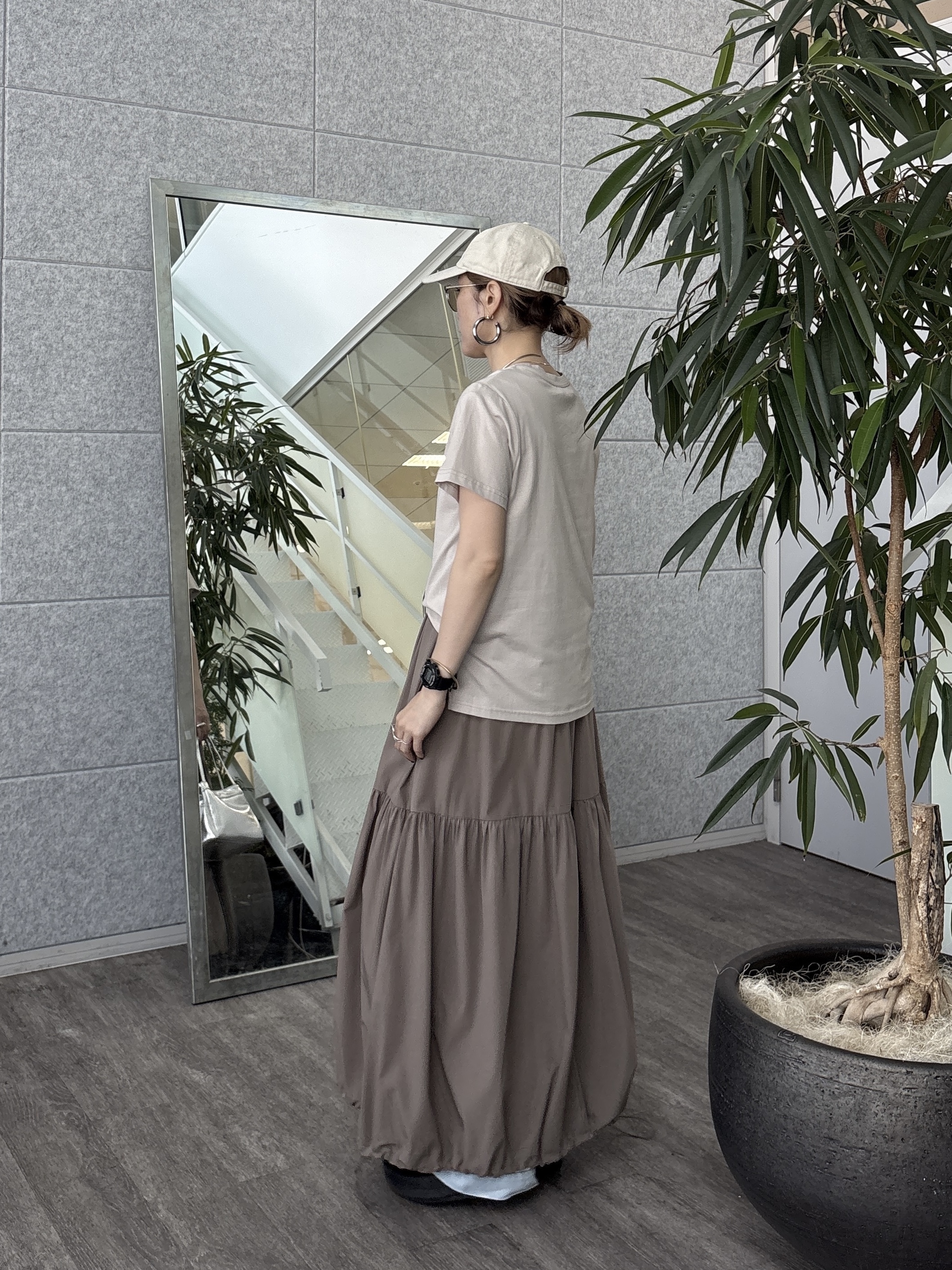 kotakiさんの「INDIVI｜タイポグラフィTシャツ【接触冷感】」を使ったコーディネート