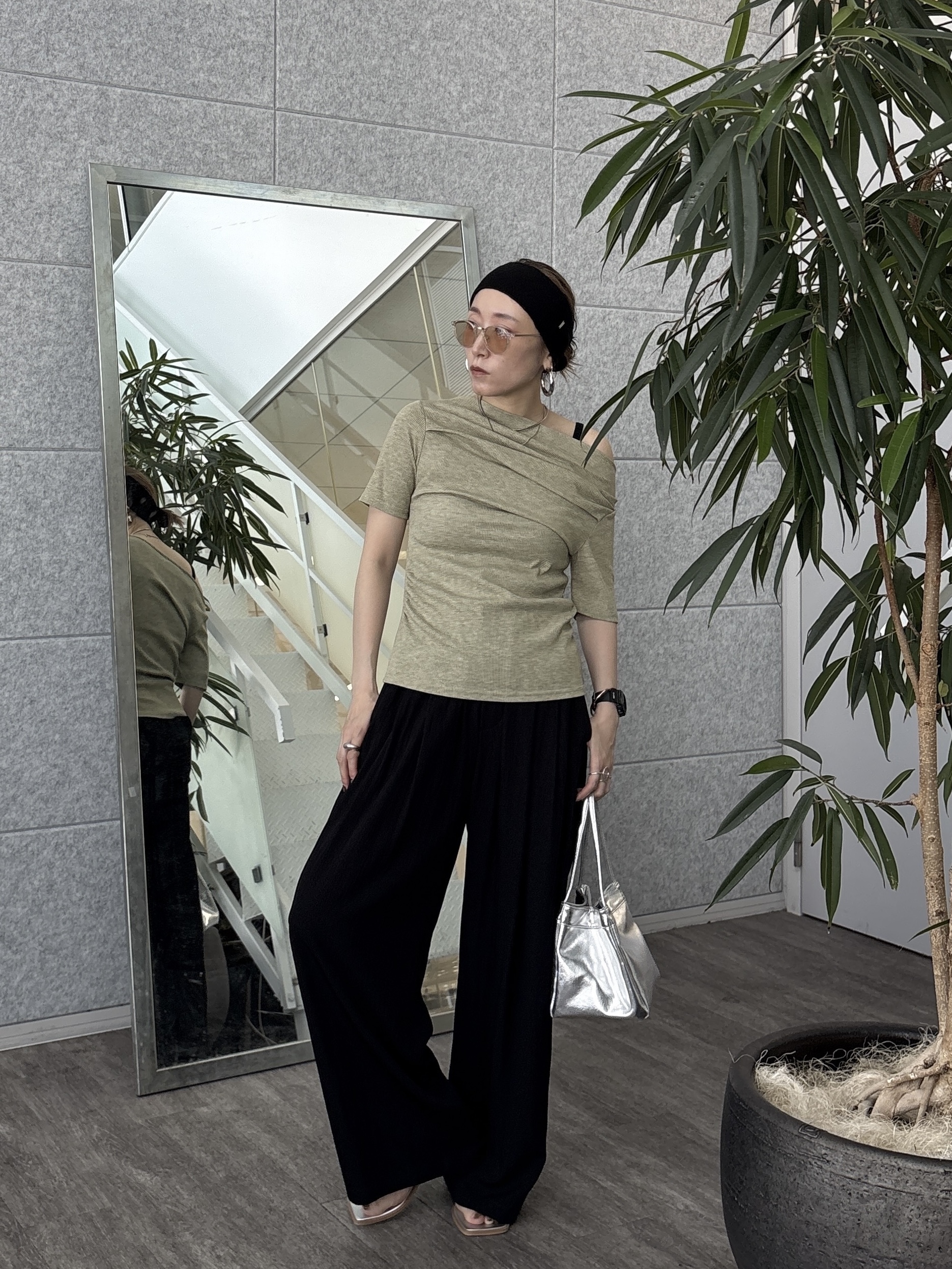 kotakiさんの「INDIVI｜オフショルハーフスリーブカットソー」を使ったコーディネート
