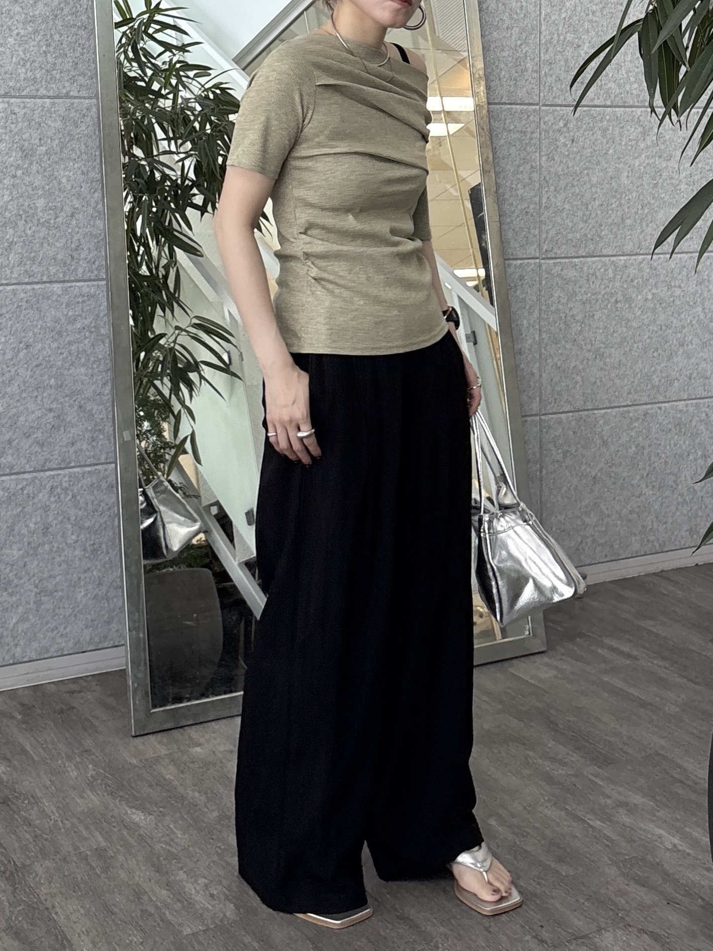 kotakiさんの「INDIVI｜オフショルハーフスリーブカットソー」を使ったコーディネート