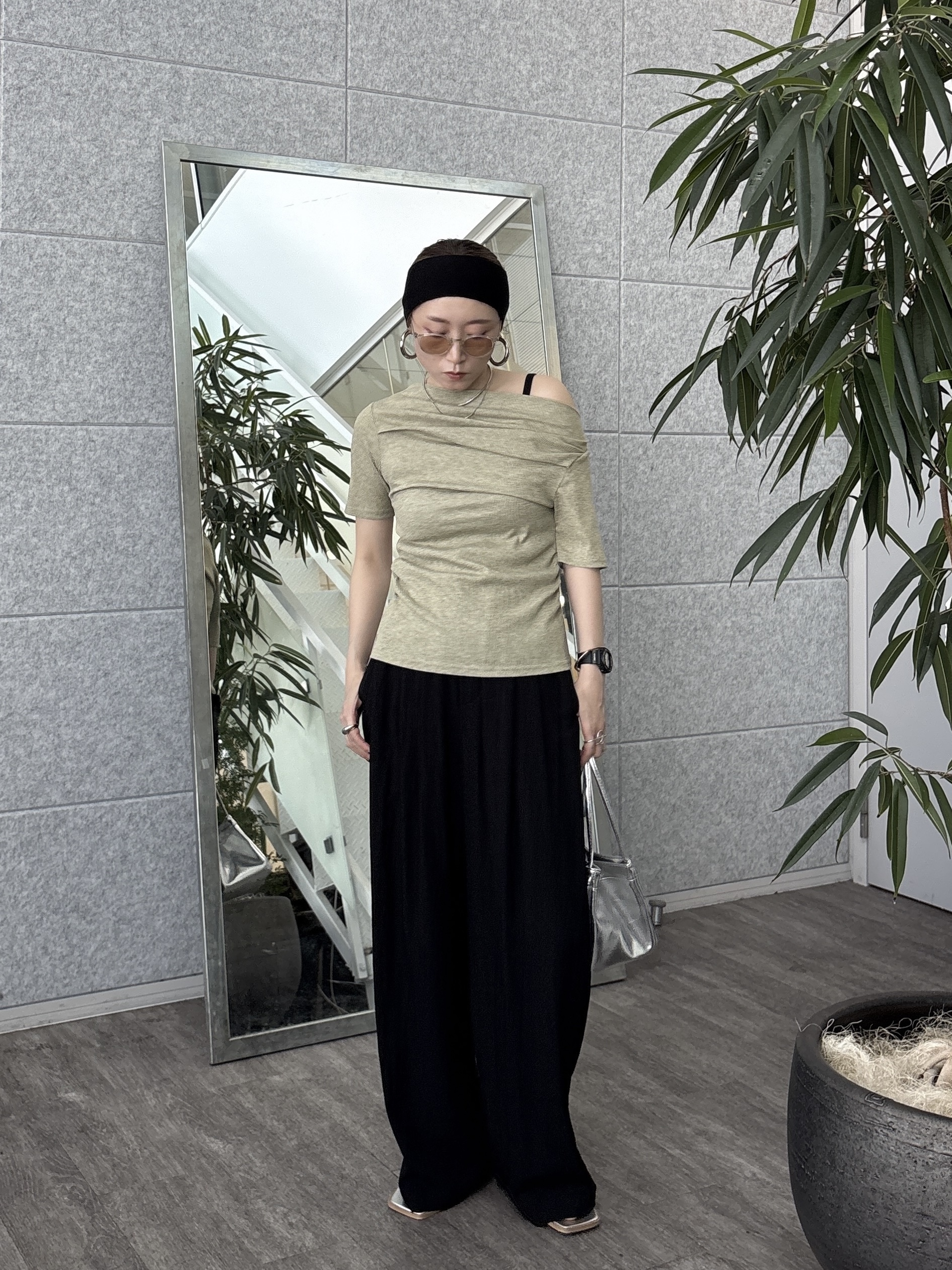 kotakiさんの「INDIVI｜オフショルハーフスリーブカットソー」を使ったコーディネート
