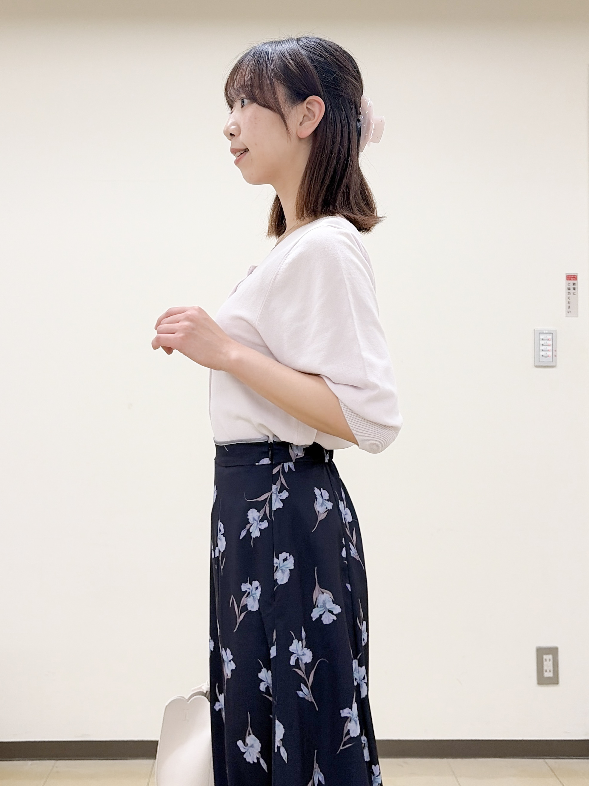 yurinaさんの「index｜【UVケア】前後2wayクリスタルボタン6分袖カーディガン《洗濯機OK／抗ピリング》」を使ったコーディネート