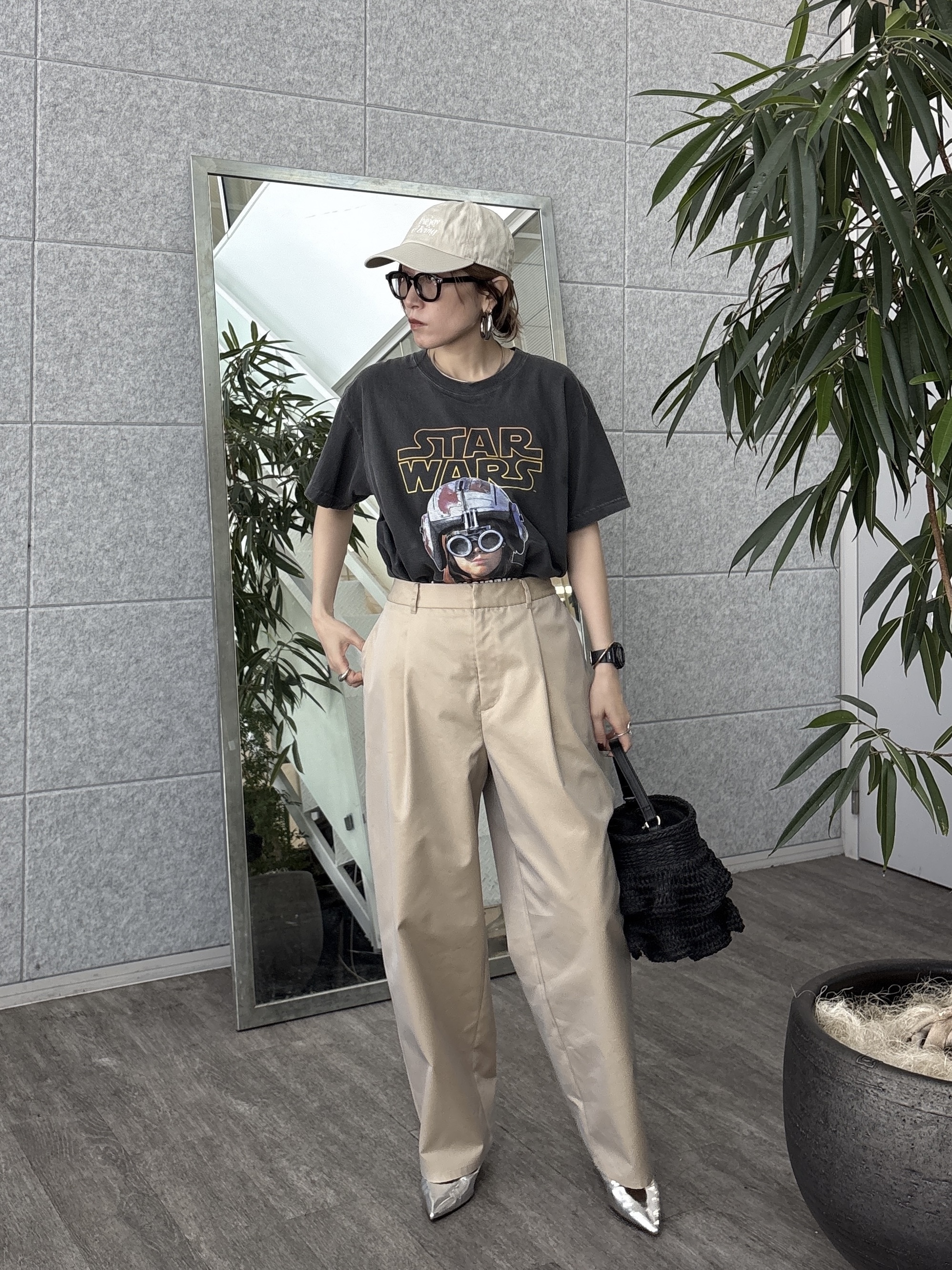 kotakiさんの「INDIVI｜フロントタックチノパン」を使ったコーディネート