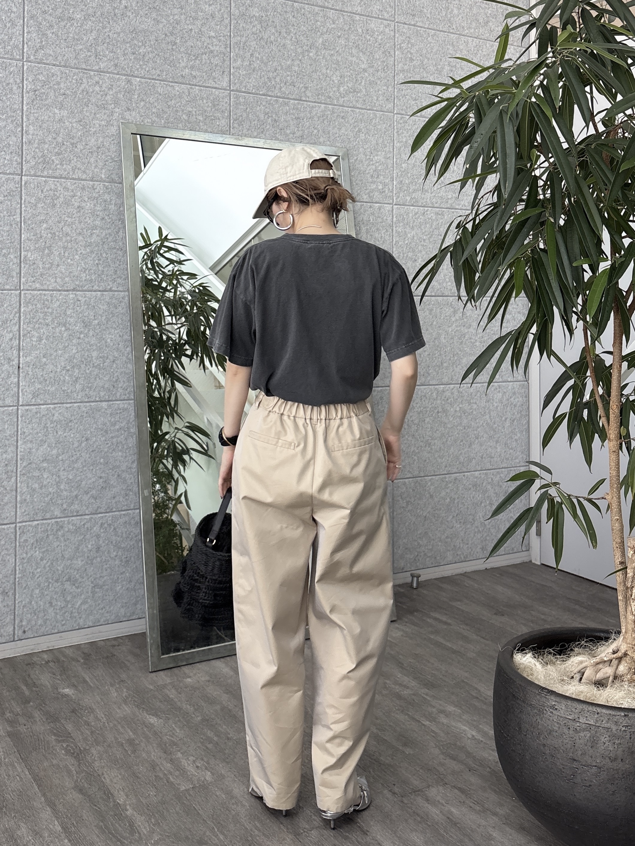 kotakiさんの「INDIVI｜フロントタックチノパン」を使ったコーディネート