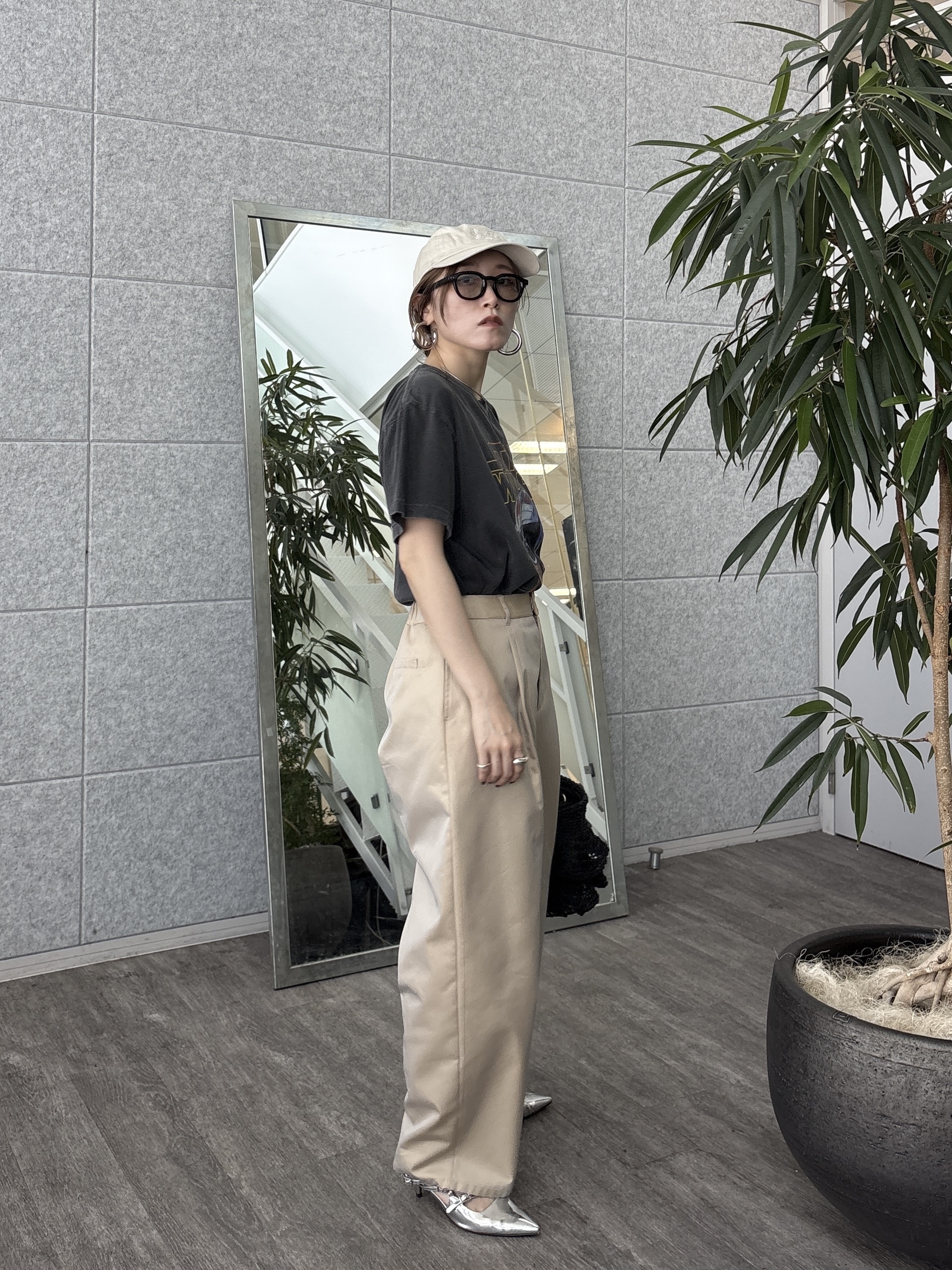kotakiさんの「INDIVI｜フロントタックチノパン」を使ったコーディネート