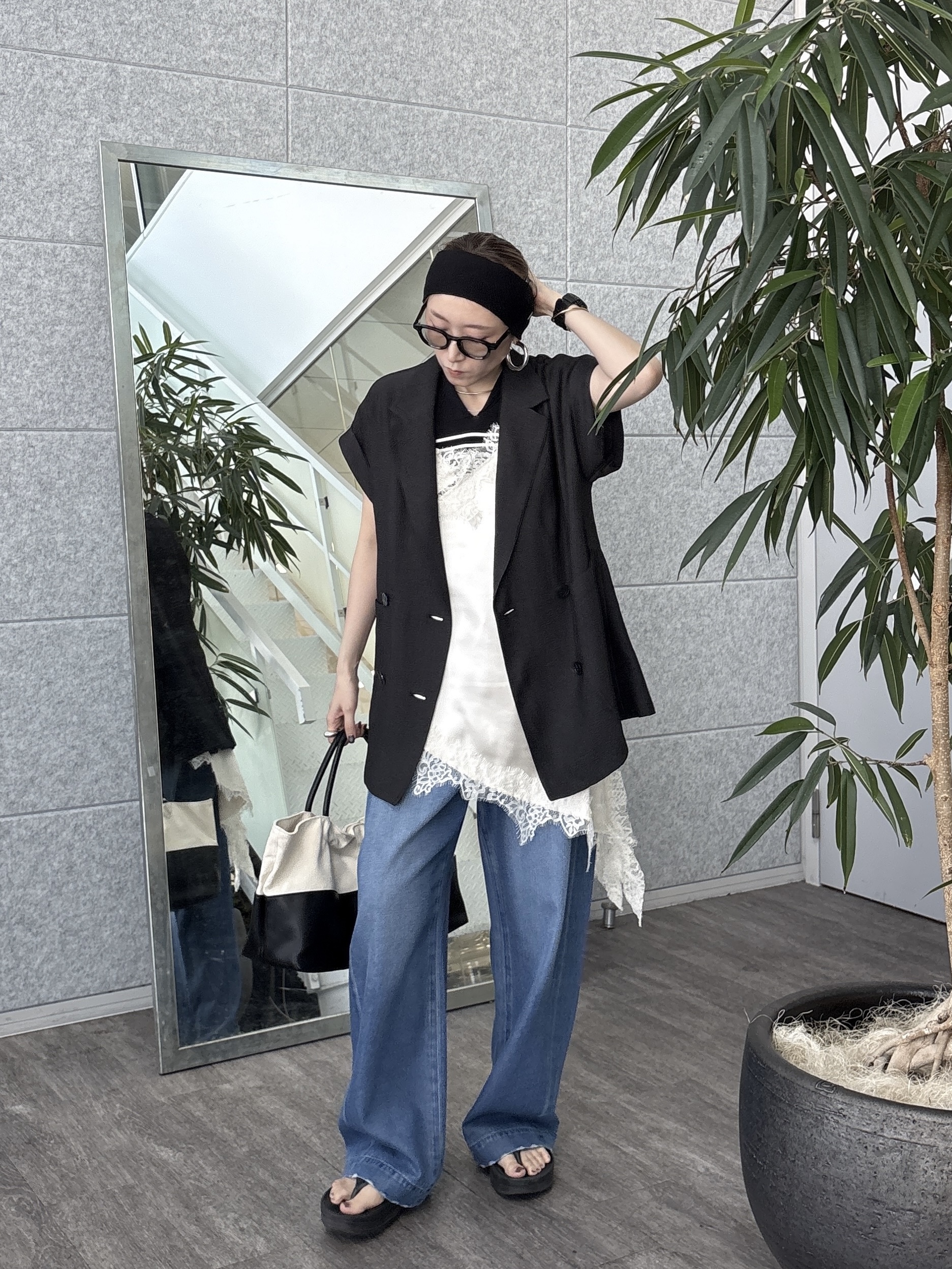 kotakiさんの「INDIVI｜ワッシャーシアー半袖ダブルジャケット」を使ったコーディネート