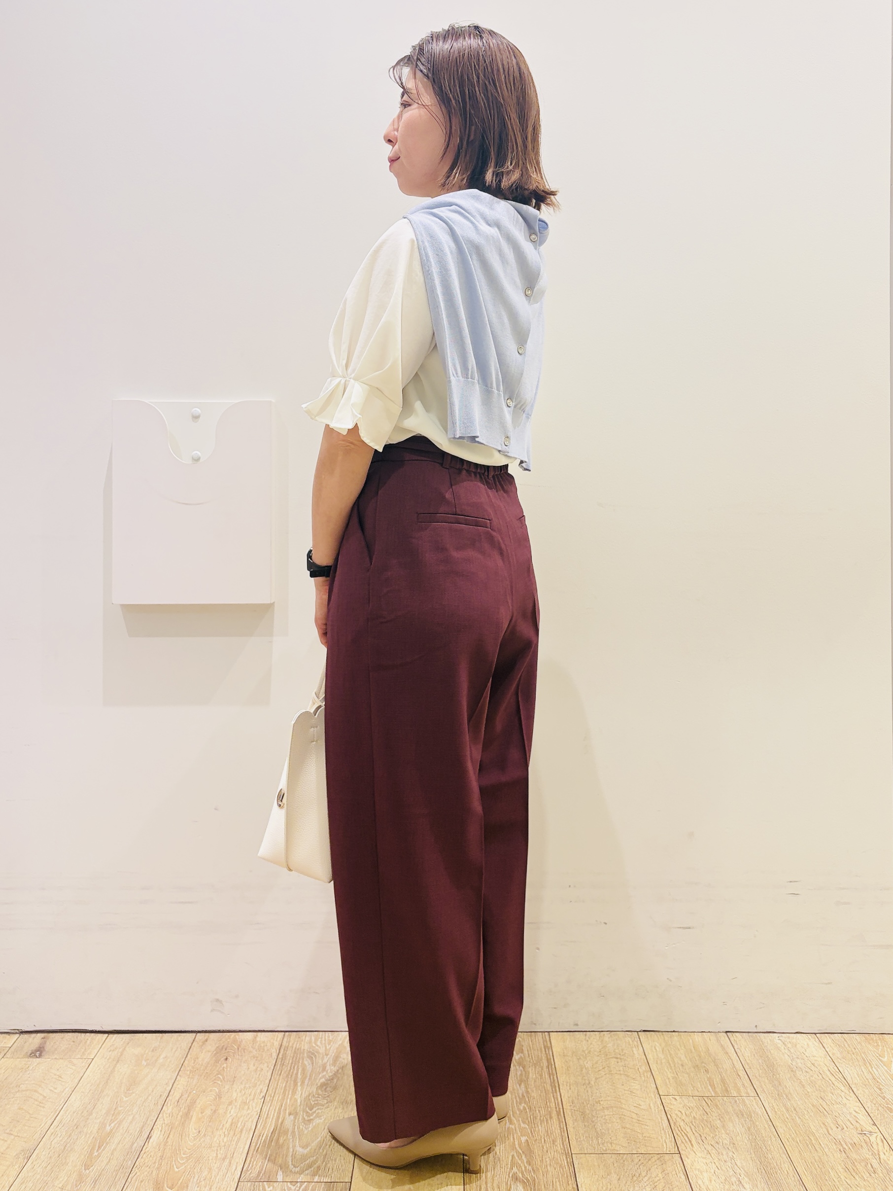YUKOさんの「index｜【接触冷感／吸水速乾】タックパフスリーブブラウス《防シワ／洗濯機OK／XS～3L／8col》」を使ったコーディネート