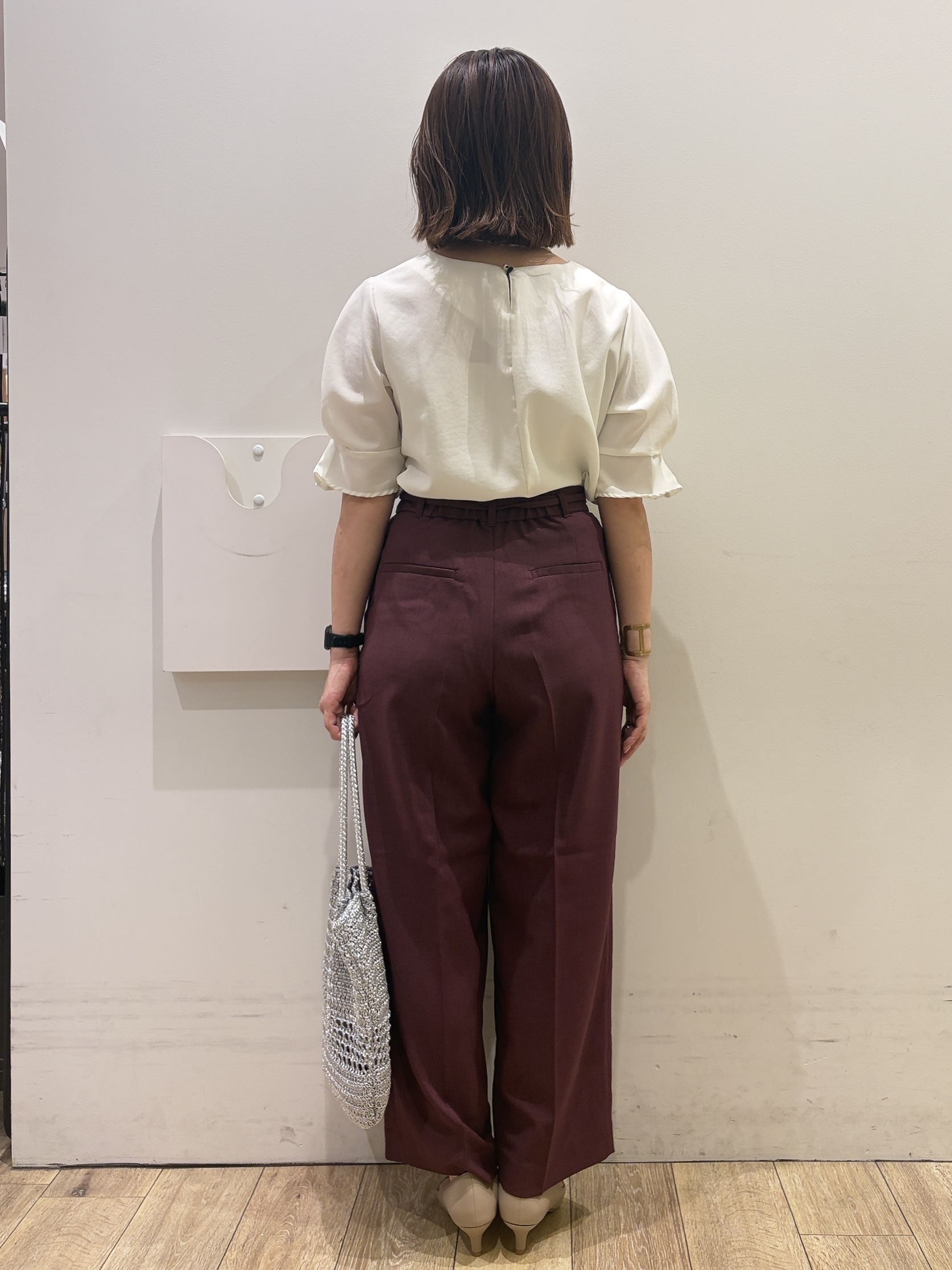 YUKOさんの「index｜【接触冷感／吸水速乾】タックパフスリーブブラウス《防シワ／洗濯機OK／XS～3L／8col》」を使ったコーディネート