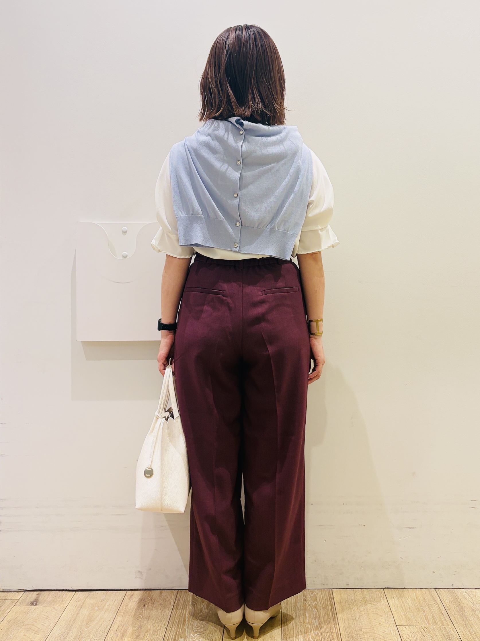 YUKOさんの「index｜【接触冷感／吸水速乾】タックパフスリーブブラウス《防シワ／洗濯機OK／XS～3L／8col》」を使ったコーディネート