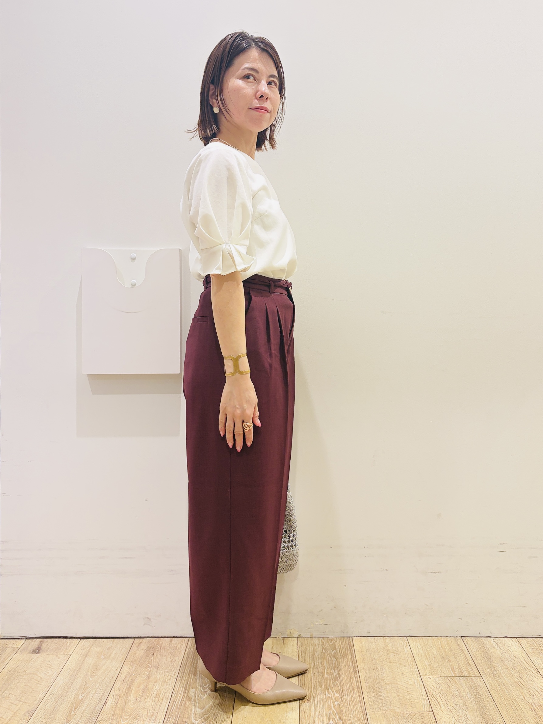 YUKOさんの「index｜【接触冷感／吸水速乾】タックパフスリーブブラウス《防シワ／洗濯機OK／XS～3L／8col》」を使ったコーディネート