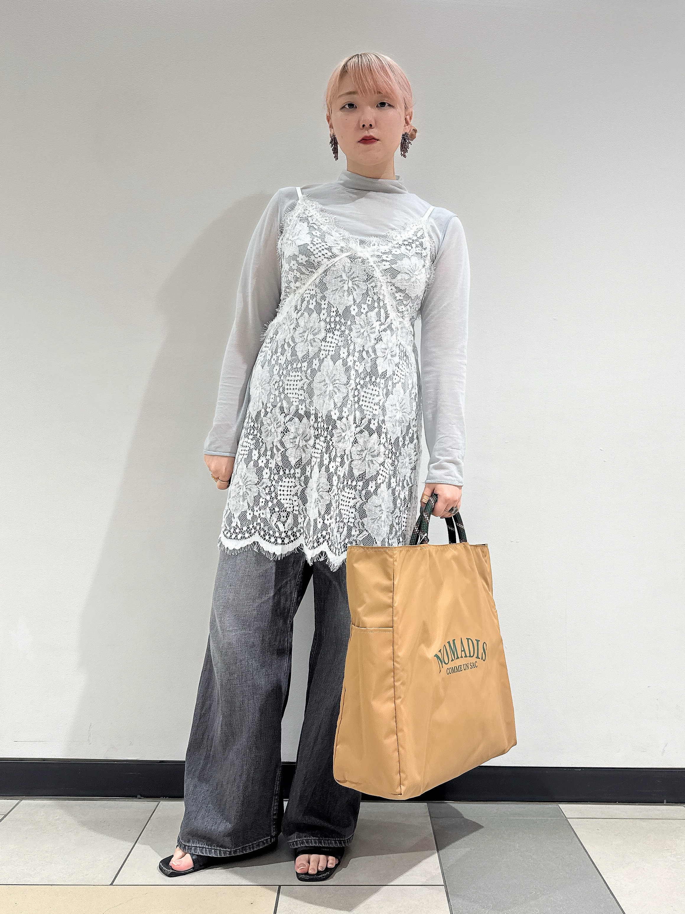 なかもとあきさんの「DRESSTERIOR｜【シアー素材】シアータートルトップス」を使ったコーディネート