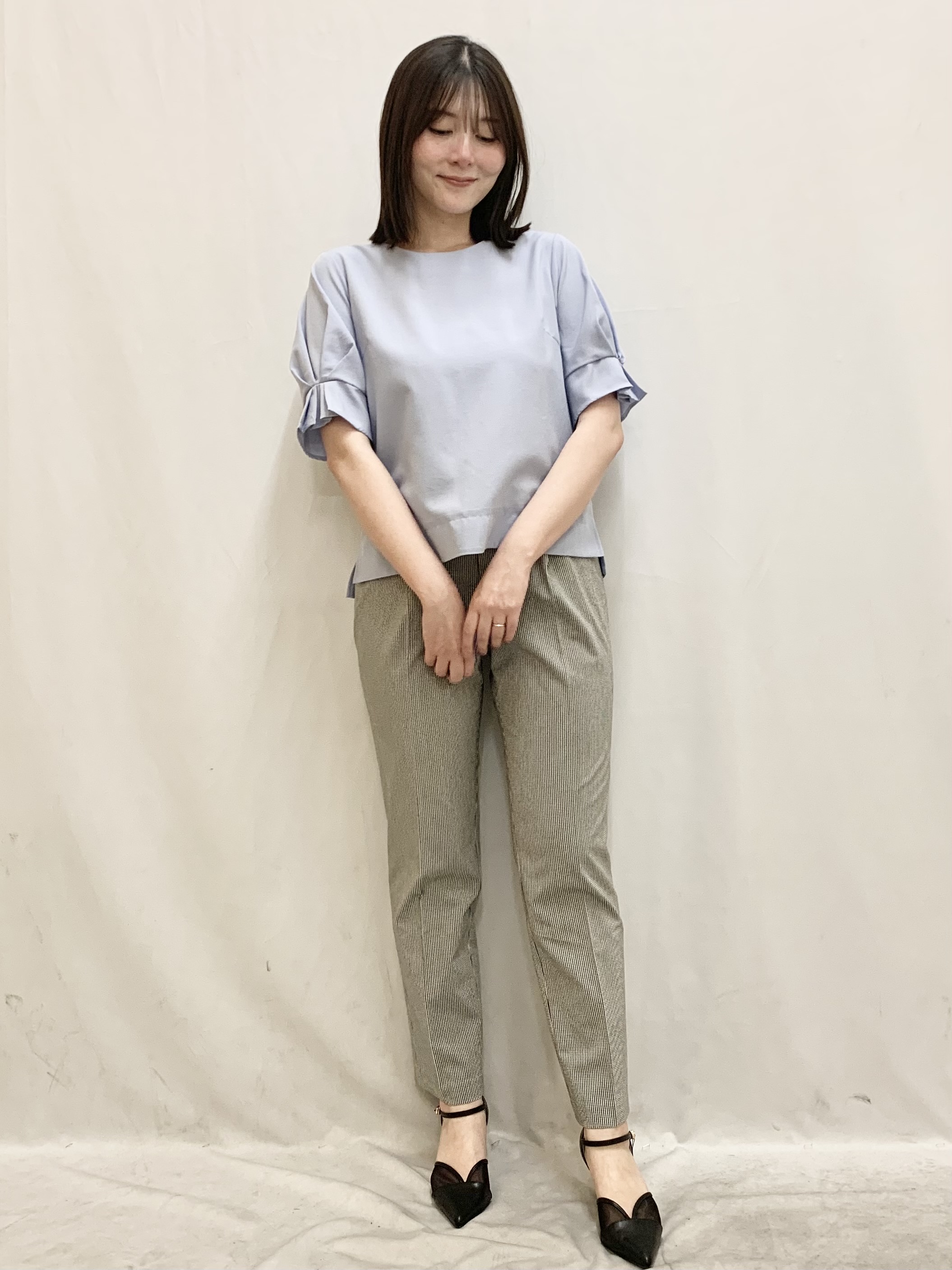 kasumiさんの「index｜【接触冷感／吸水速乾】タックパフスリーブブラウス《防シワ／洗濯機OK／XS～3L／8col》」を使ったコーディネート