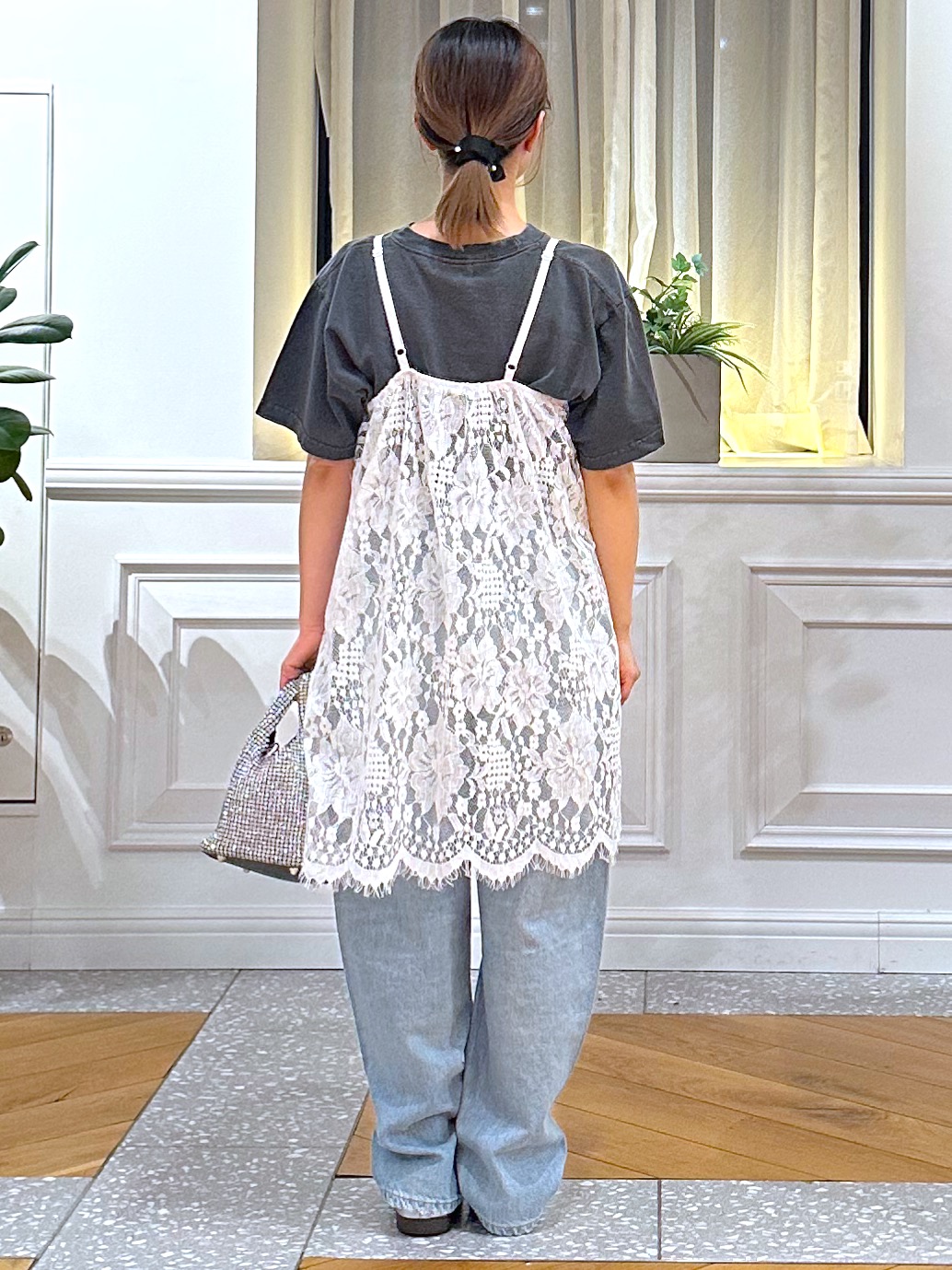 なべこさんの「DRESSTERIOR｜RED CARD TOKYO（レッドカードトーキョー）JAZZルーズテーパードデニムパンツ」を使ったコーディネート
