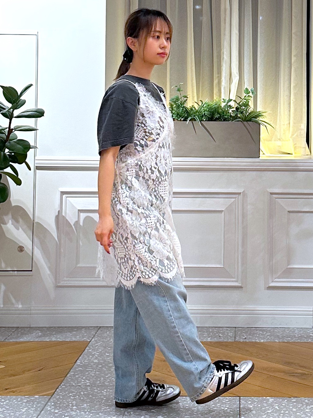 なべこさんの「DRESSTERIOR｜RED CARD TOKYO（レッドカードトーキョー）JAZZルーズテーパードデニムパンツ」を使ったコーディネート