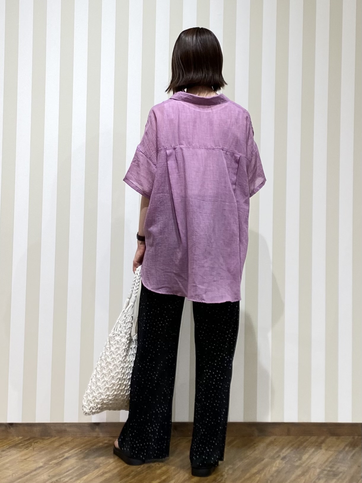 SAOさんの「SHOO･LA･RUE｜ヒップがすっぽり隠れる やわらか5分袖シアーシャツ」を使ったコーディネート