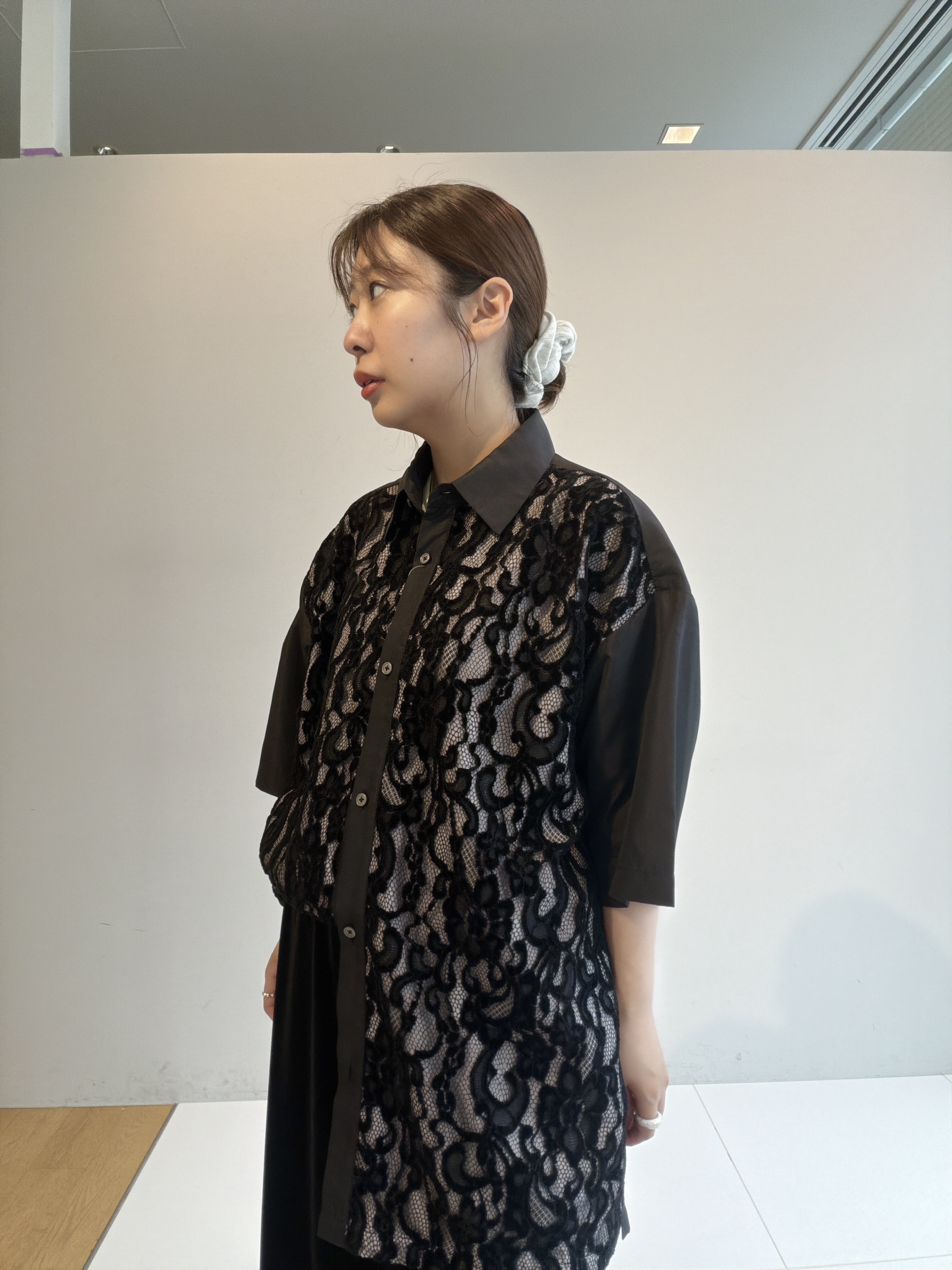 abeさんの「tk.TAKEO KIKUCHI｜【この夏大注目！】シャドウフラワーレースデザインシャツ/半袖/夏服/花柄/レース/半袖シャツ/キレイ」を使ったコーディネート