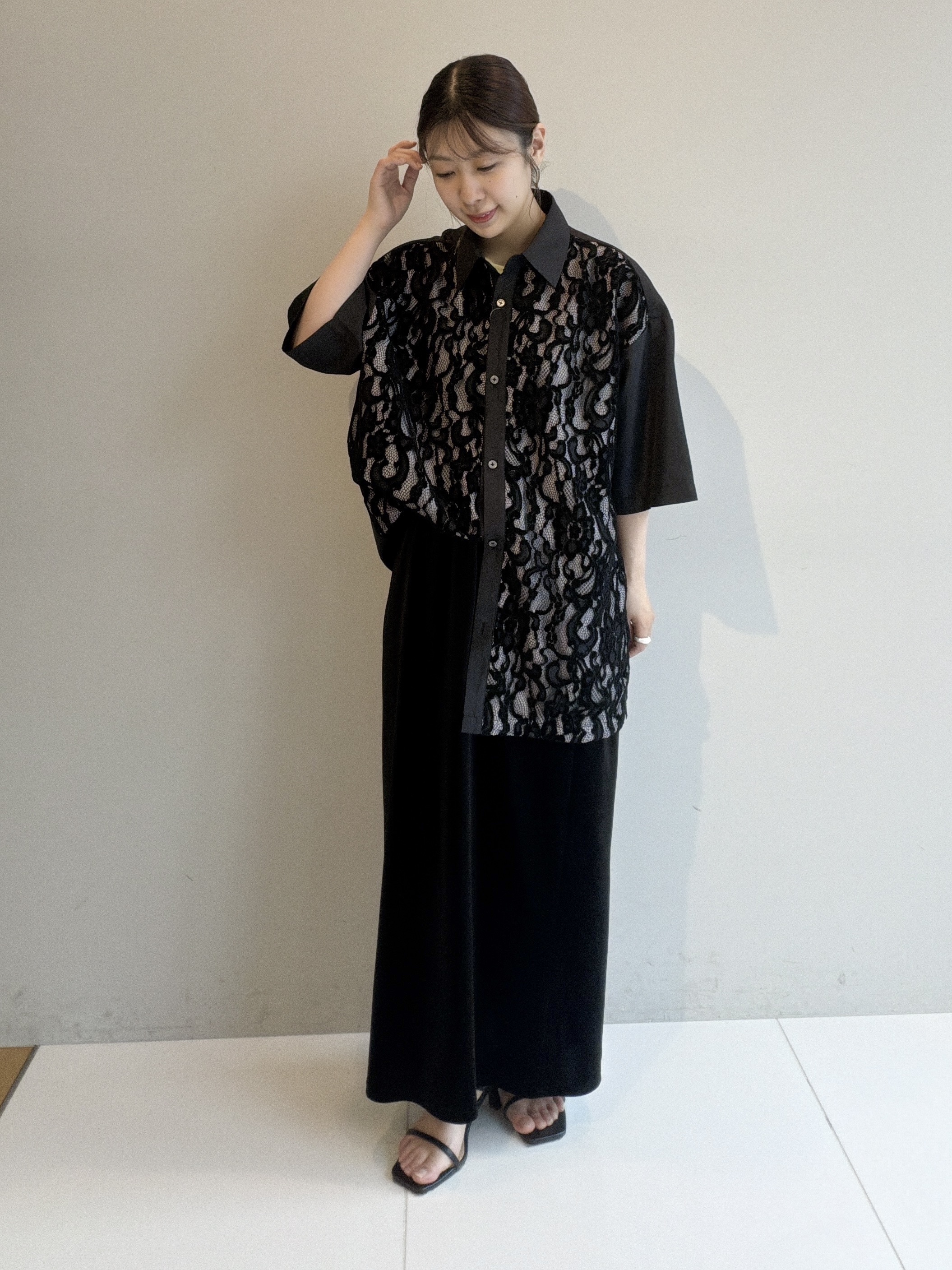 abeさんの「tk.TAKEO KIKUCHI｜【この夏大注目！】シャドウフラワーレースデザインシャツ/半袖/夏服/花柄/レース/半袖シャツ/キレイ」を使ったコーディネート