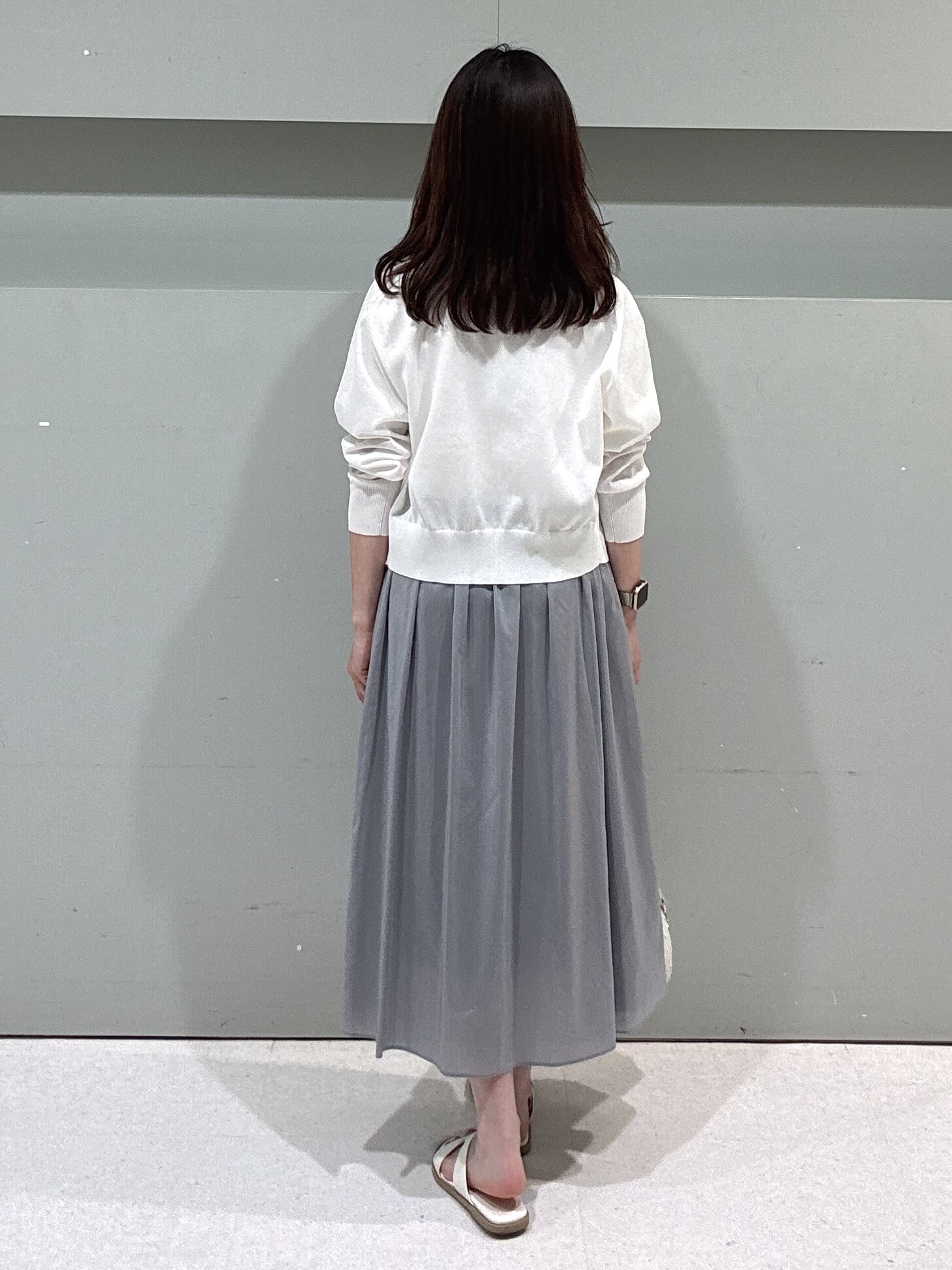 makiさんの「UNTITLED｜【アンサンブル可/日除け・冷房対策】シアーレーヨンZIPカーディガン」を使ったコーディネート