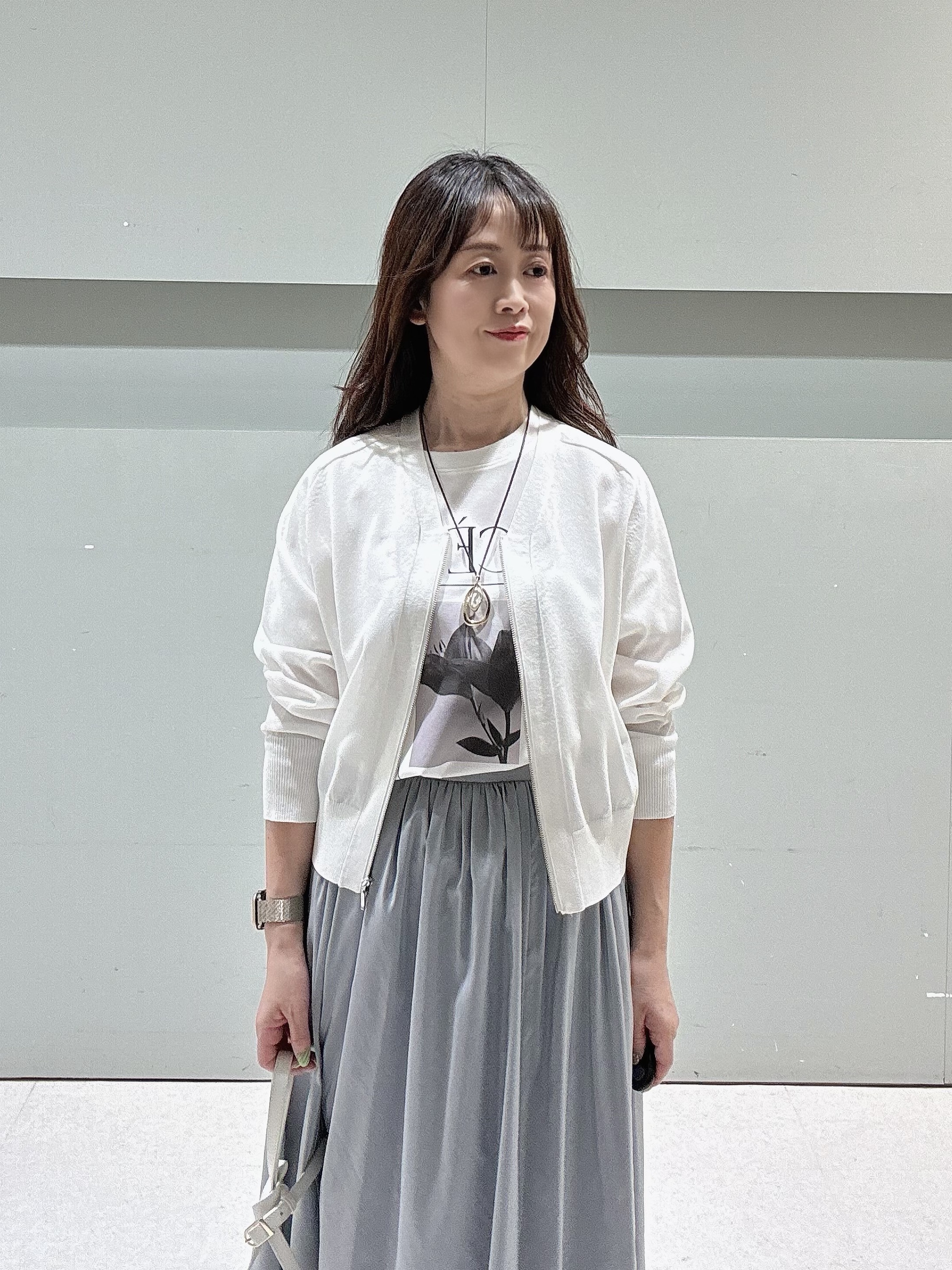 makiさんの「UNTITLED｜【アンサンブル可/日除け・冷房対策】シアーレーヨンZIPカーディガン」を使ったコーディネート