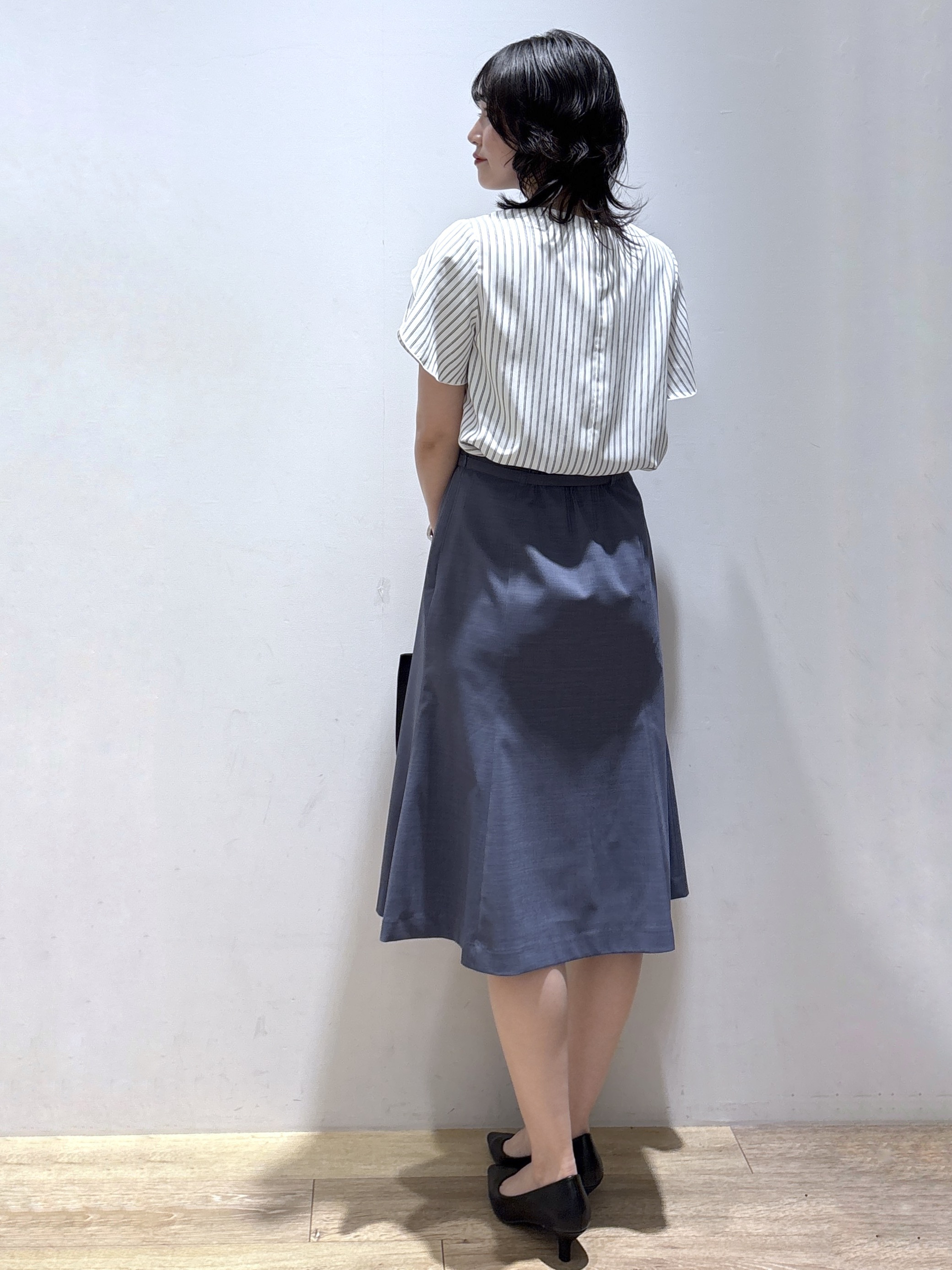 mizukiさんの「index｜【接触冷感】ビジューボタンカーディガン《抗ピリング／洗濯機OK》」を使ったコーディネート