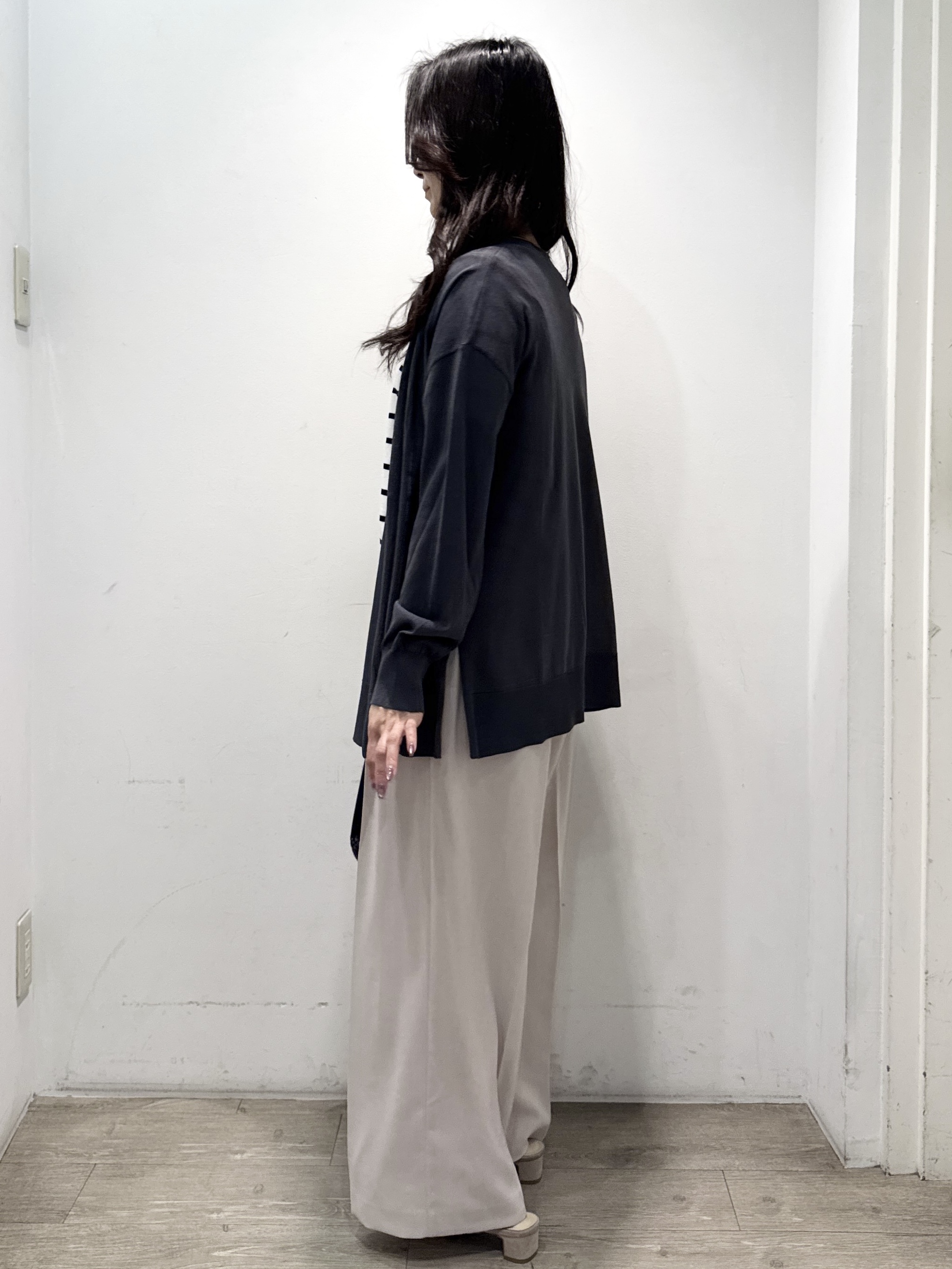 yuicciさんの「OPAQUE.CLIP｜【接触冷感】ニットカーディガン《洗濯機OK／抗ピリング》」を使ったコーディネート