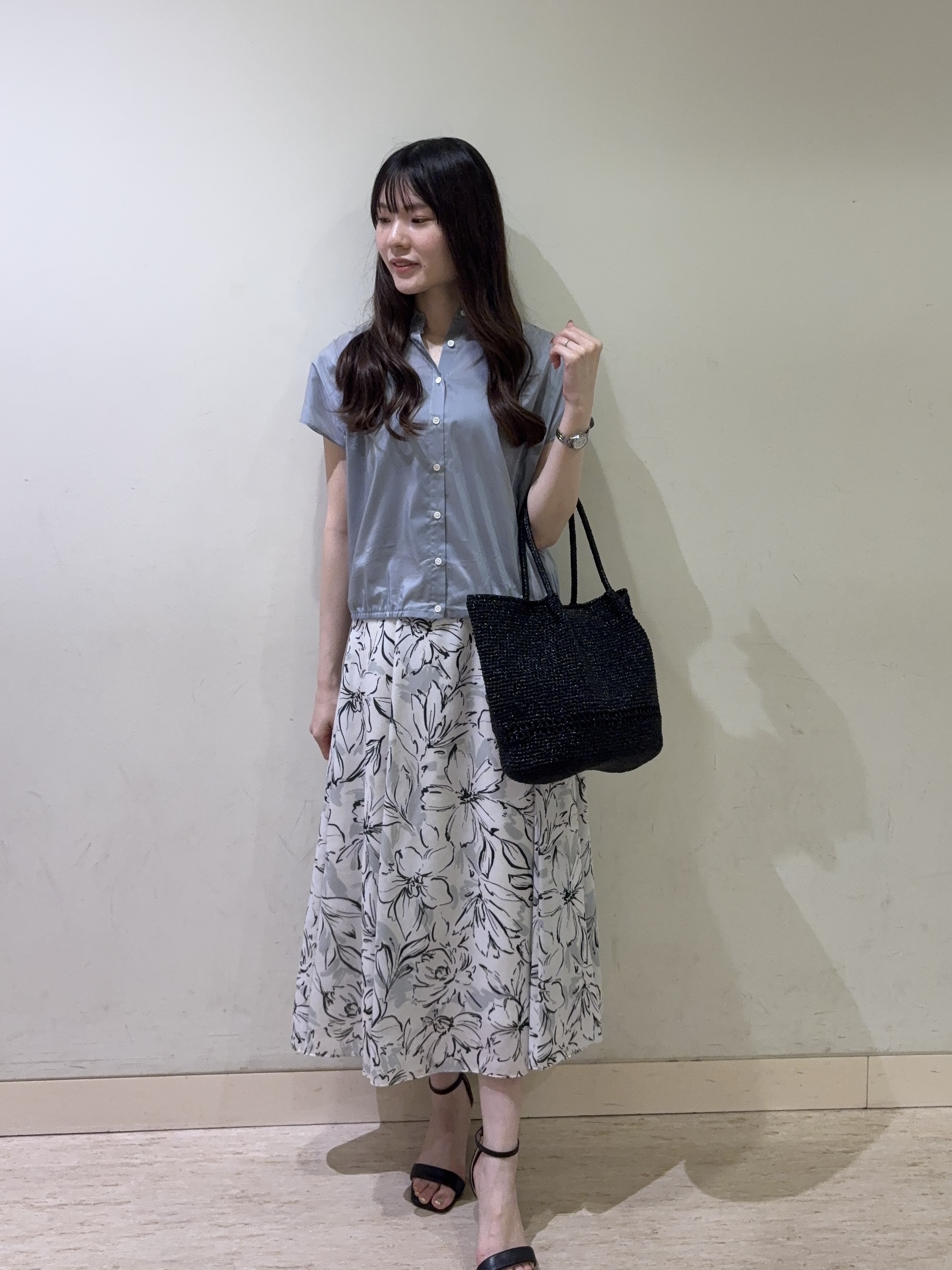mayuさんの「UNTITLED｜【セットアップ可/軽量/清涼感】ローンギャザーブラウス」を使ったコーディネート