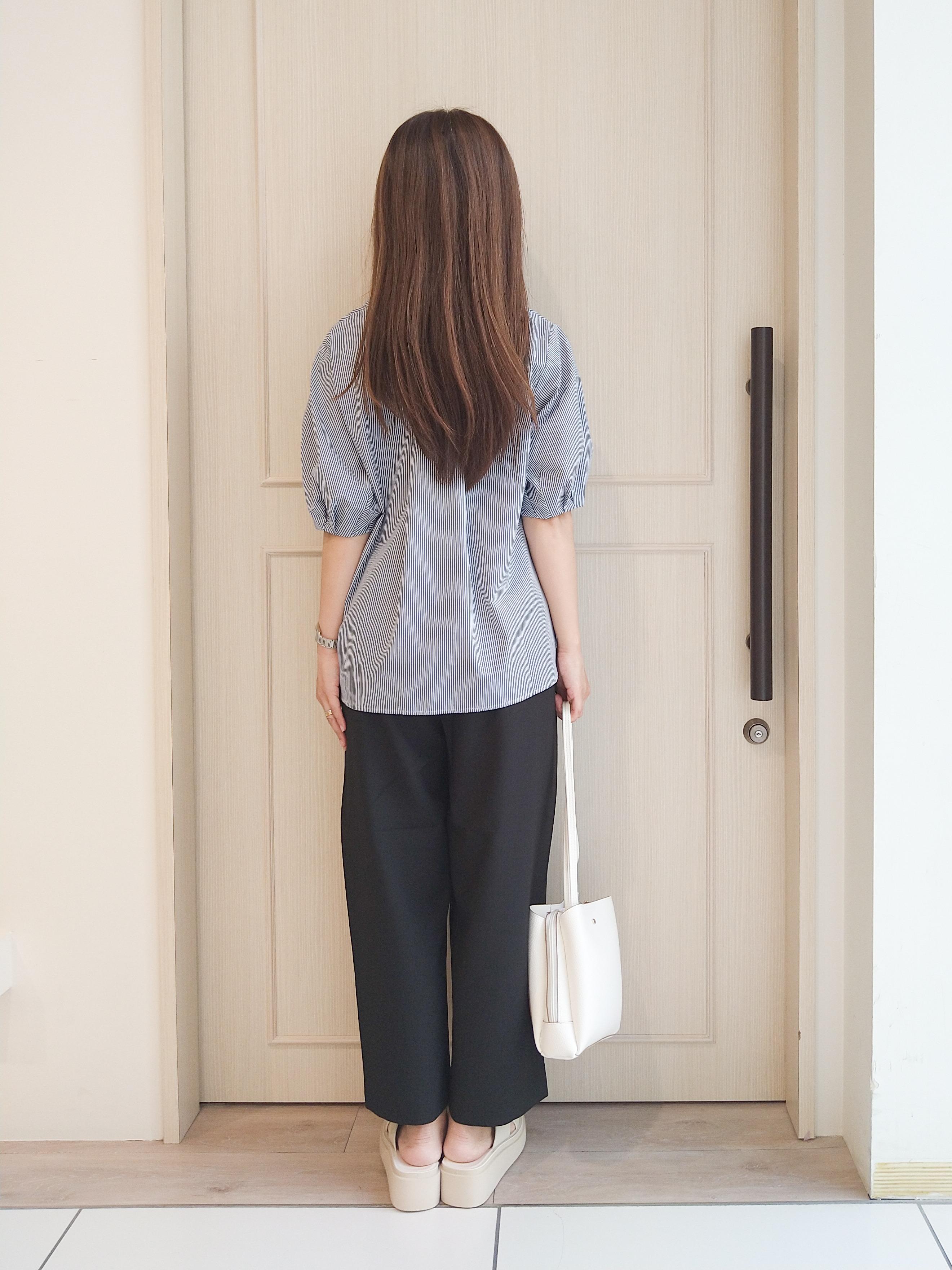 mi-saさんの「SHOO･LA･RUE｜【高レビュー/洗濯後しわになりにくい/インせず着られる】自然に体型カバー 麻調ペプラムブラウス」を使ったコーディネート