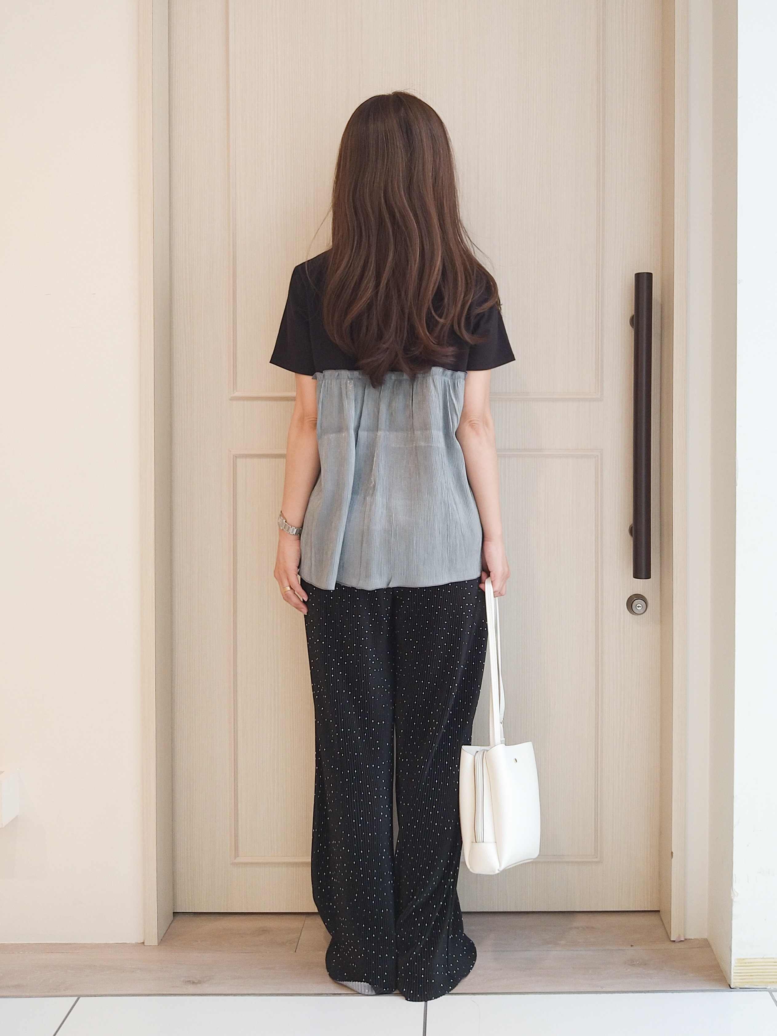 mi-saさんの「SHOO･LA･RUE｜【体型カバー】1枚でインせず決まる きらきらビスチェ風Tシャツ」を使ったコーディネート