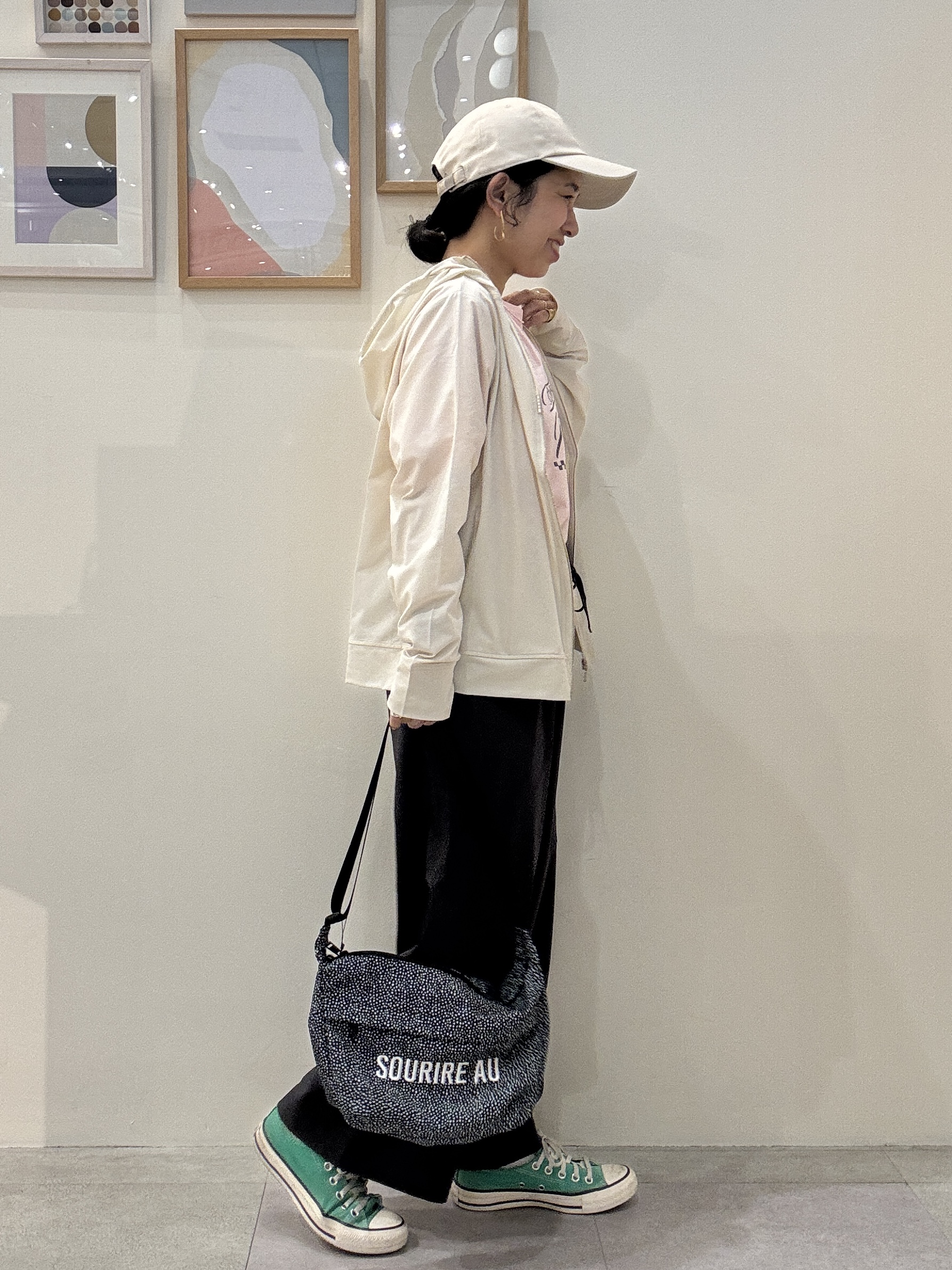 たけぴさんの「SHOO･LA･RUE｜【UV/洗濯機可】日焼け対策も快適に 指穴つき ジップパーカー」を使ったコーディネート