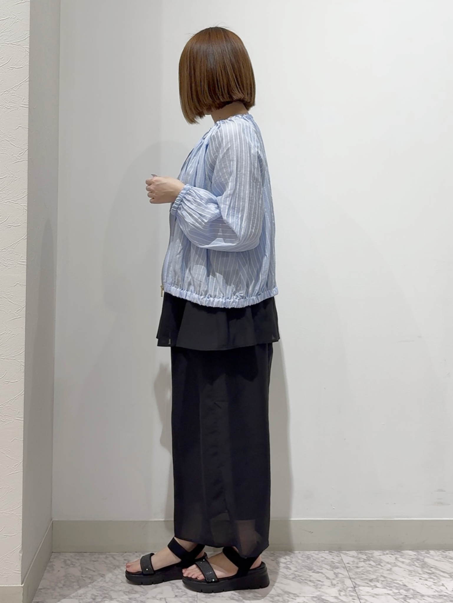 しかっちさんの「grove｜気温調整にも◎ブラウス感覚で羽織れるシアーブルゾン」を使ったコーディネート