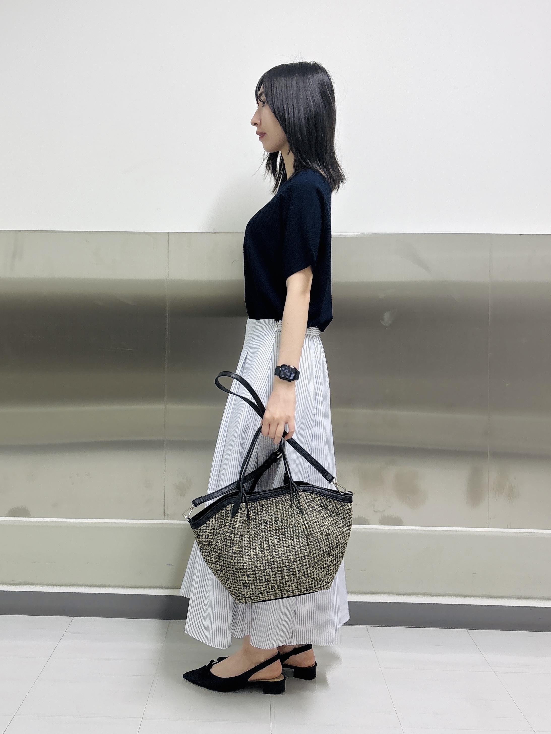 Yoshimiさんの「INDIVI｜【接触冷感／洗える／SETUP可能】シアーシャンブレータックフレアスカート」を使ったコーディネート