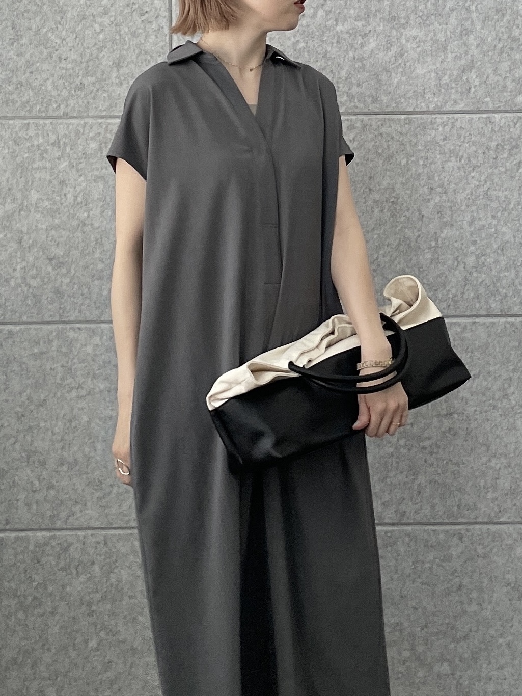 mikuさんの「INDIVI｜Comfy SET UP｜スキッパーワンピース【通勤／接触冷感／UVカット】」を使ったコーディネート