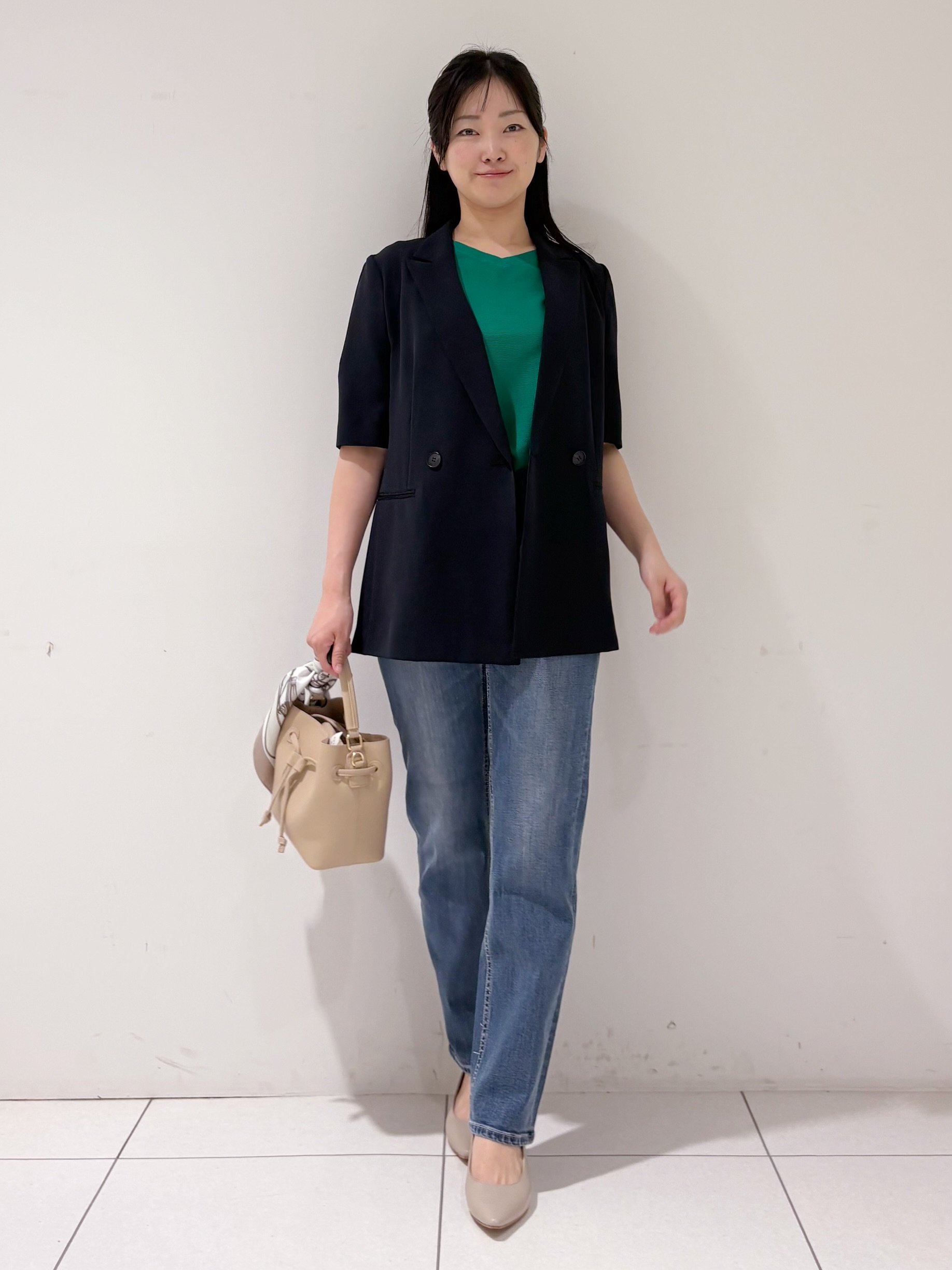momokoさんの「INDIVI｜【洗える】ガーター編みVネックニットT」を使ったコーディネート