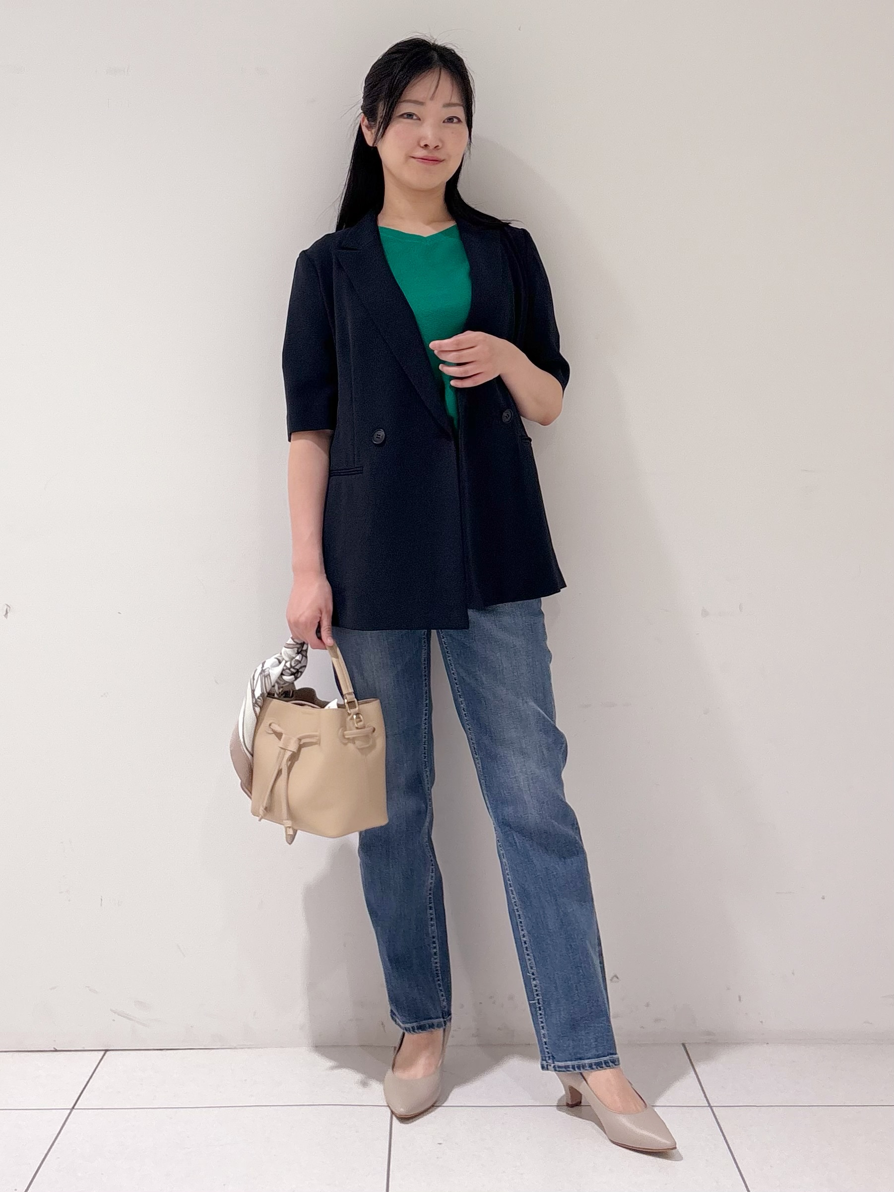 momokoさんの「INDIVI｜【洗える】ガーター編みVネックニットT」を使ったコーディネート