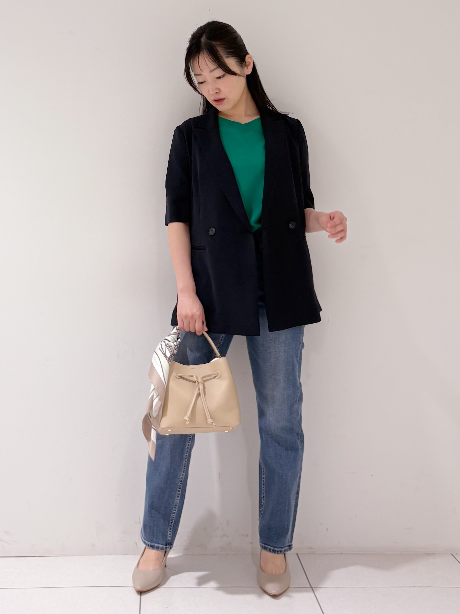 momokoさんの「INDIVI｜【洗える】ガーター編みVネックニットT」を使ったコーディネート
