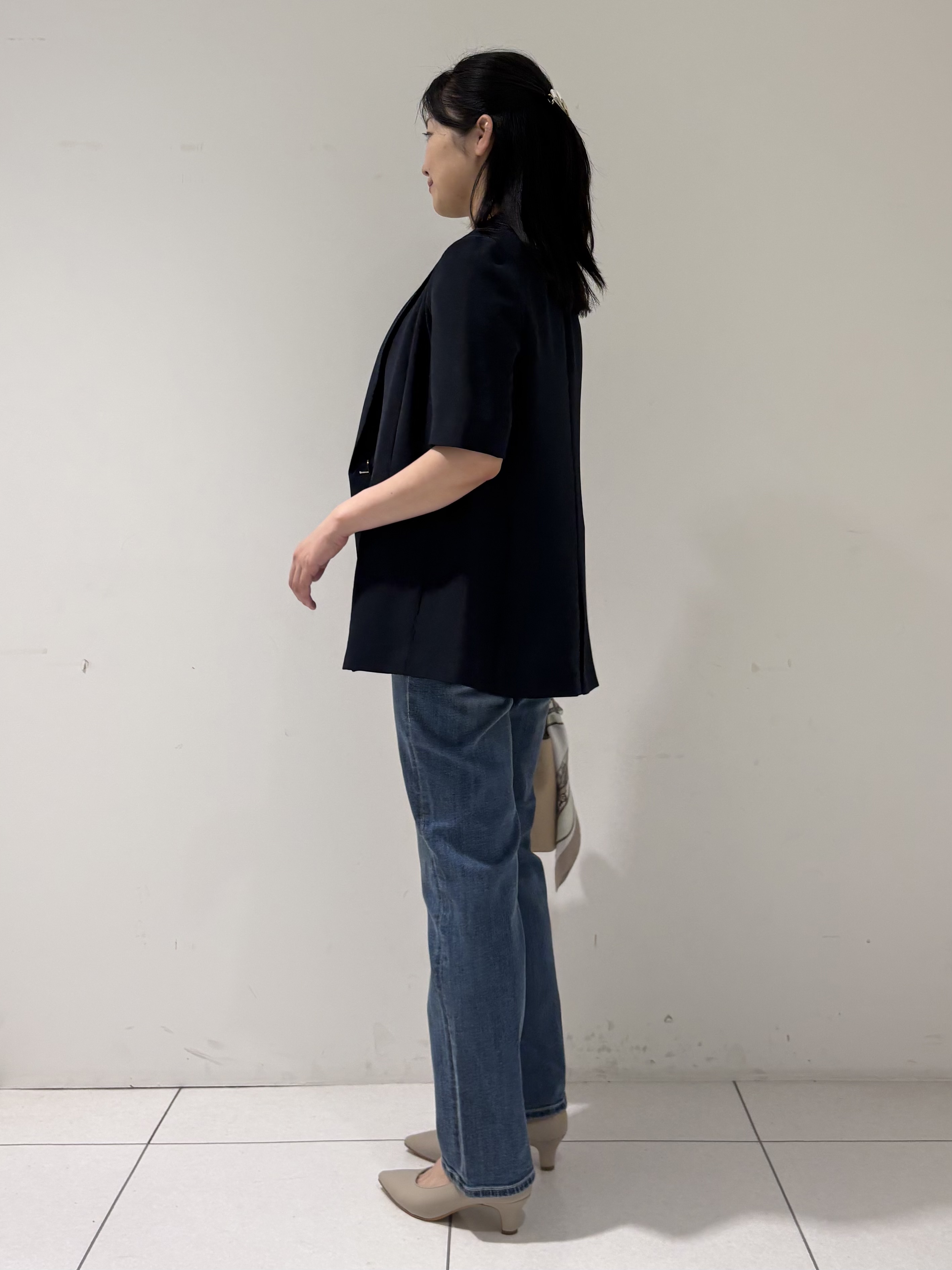 momokoさんの「INDIVI｜【洗える】ガーター編みVネックニットT」を使ったコーディネート