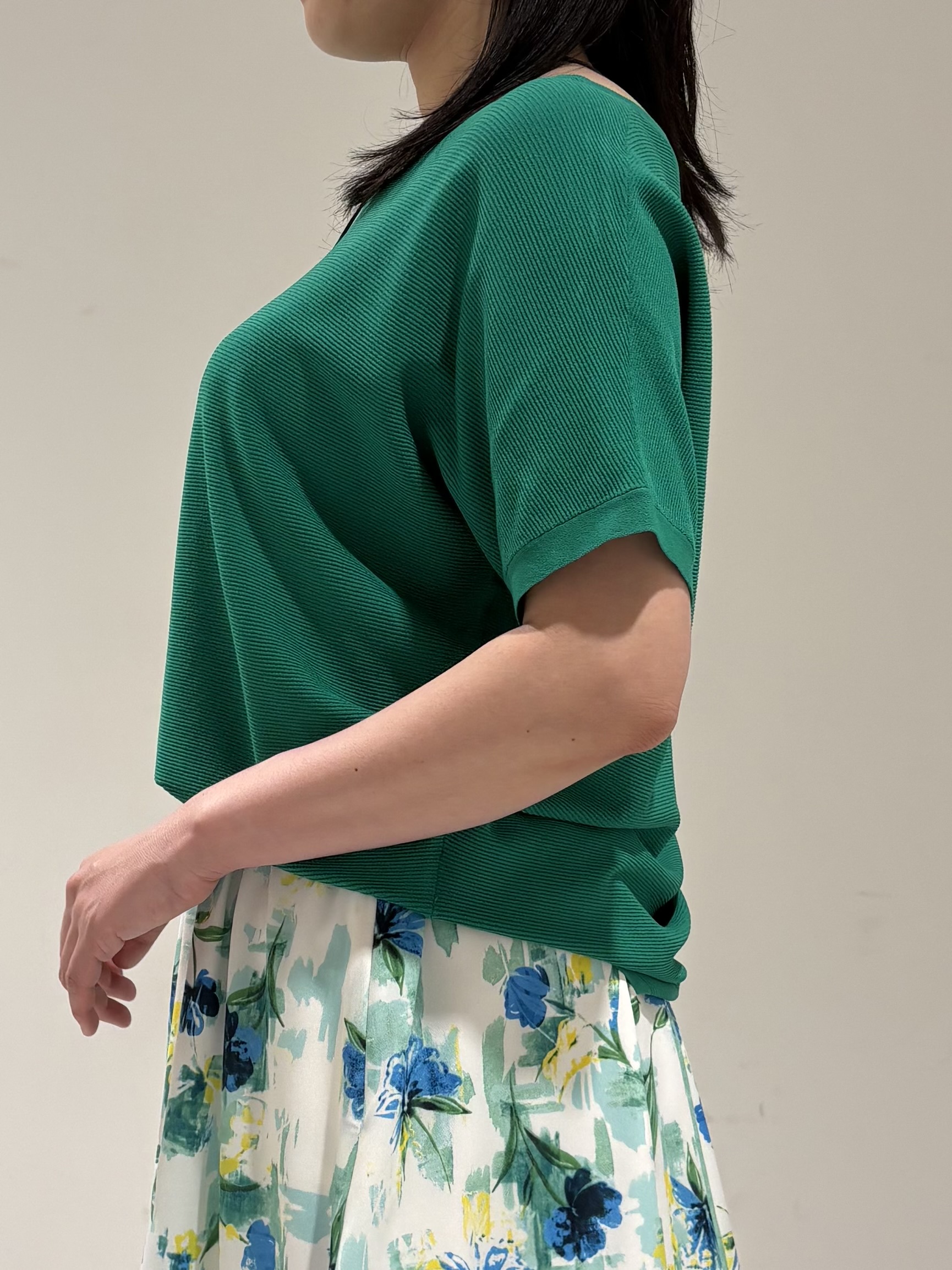 momokoさんの「INDIVI｜【洗える】ガーター編みVネックニットT」を使ったコーディネート