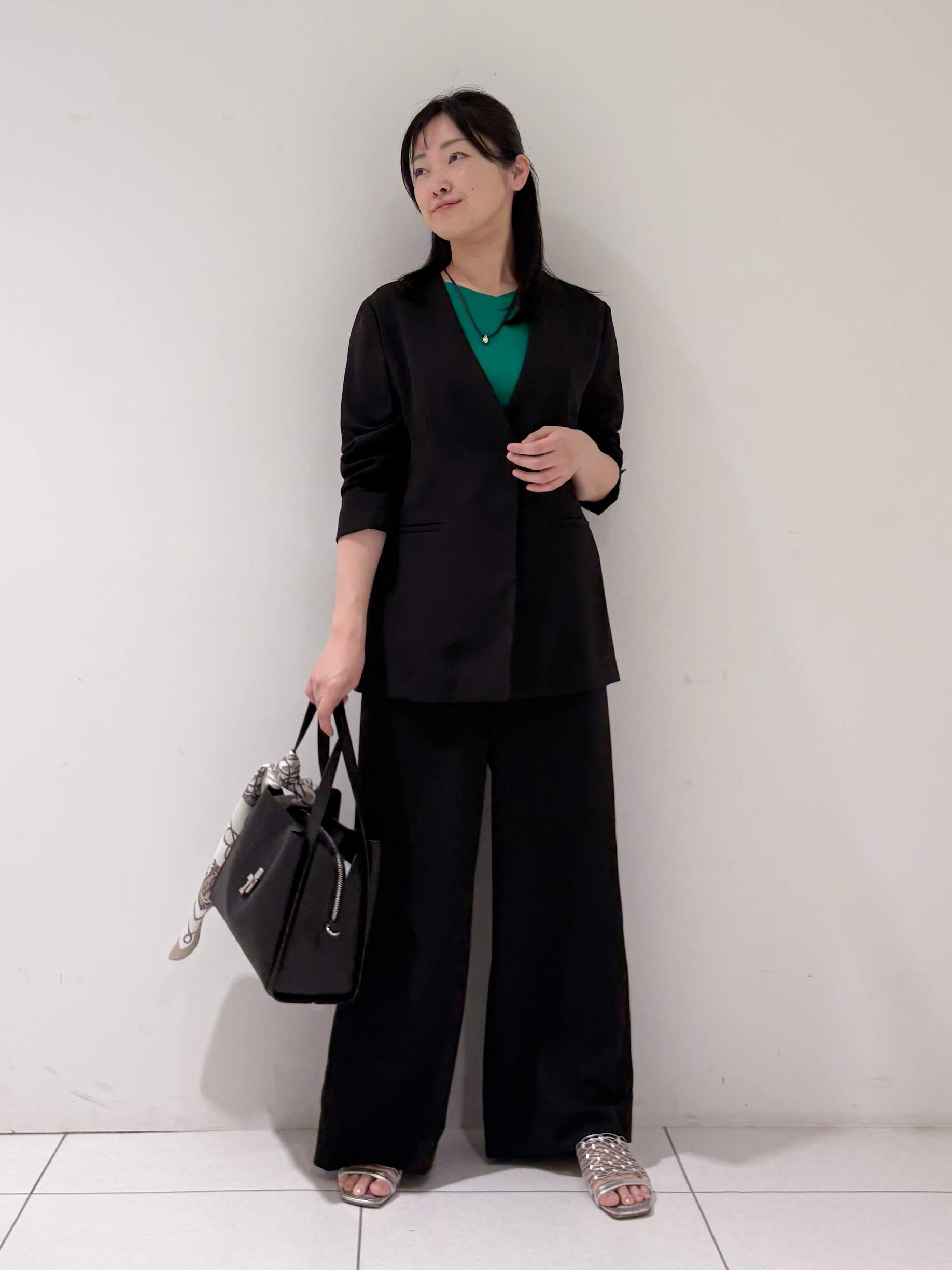 momokoさんの「INDIVI｜【接触冷感／透湿／着る日傘】ノーカラージャケット」を使ったコーディネート