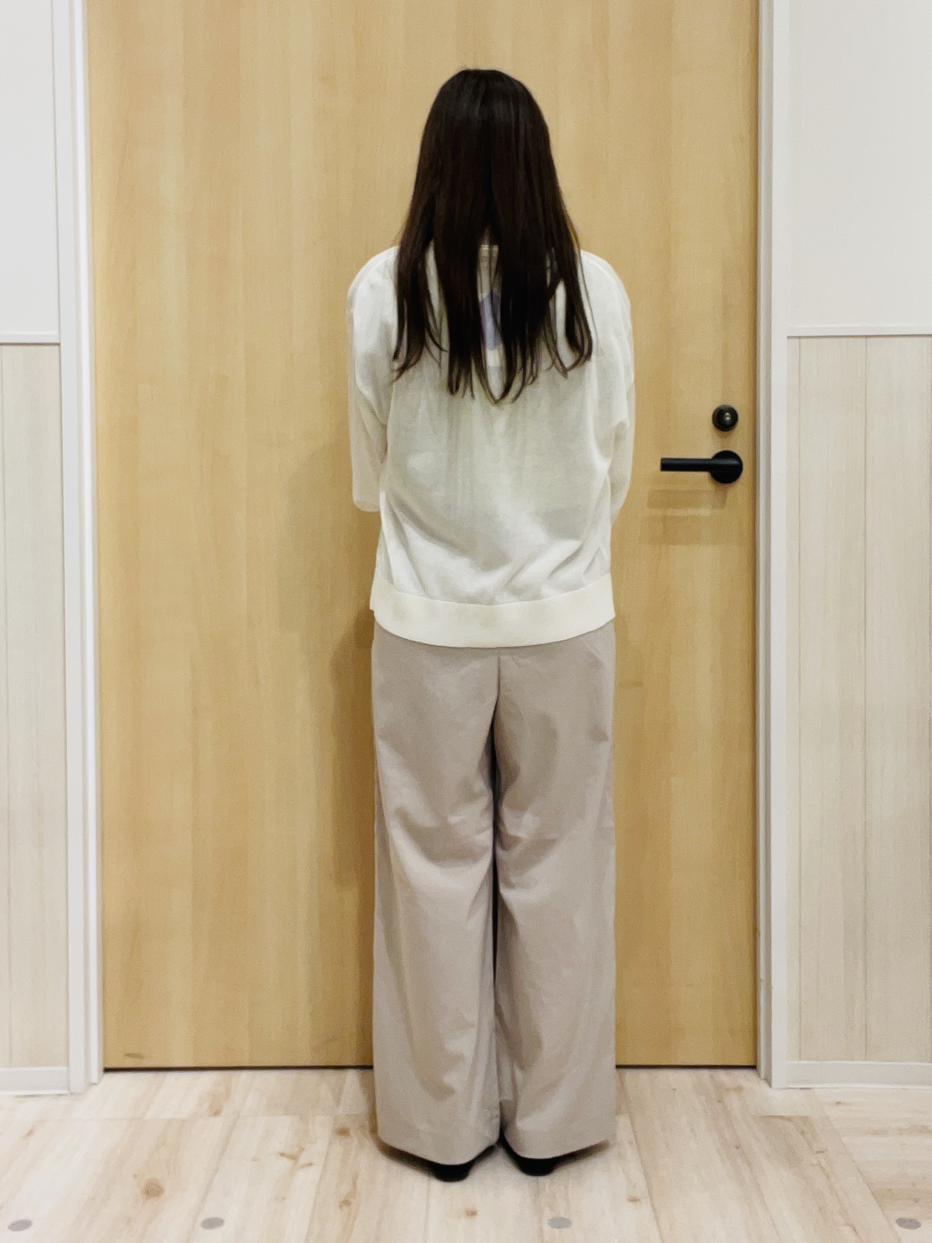 minamiさんの「SHOO･LA･RUE｜【洗濯機可/S-LL】程よいVネックですっきり魅せる ジップアップ 7分袖シアーカーディガン」を使ったコーディネート