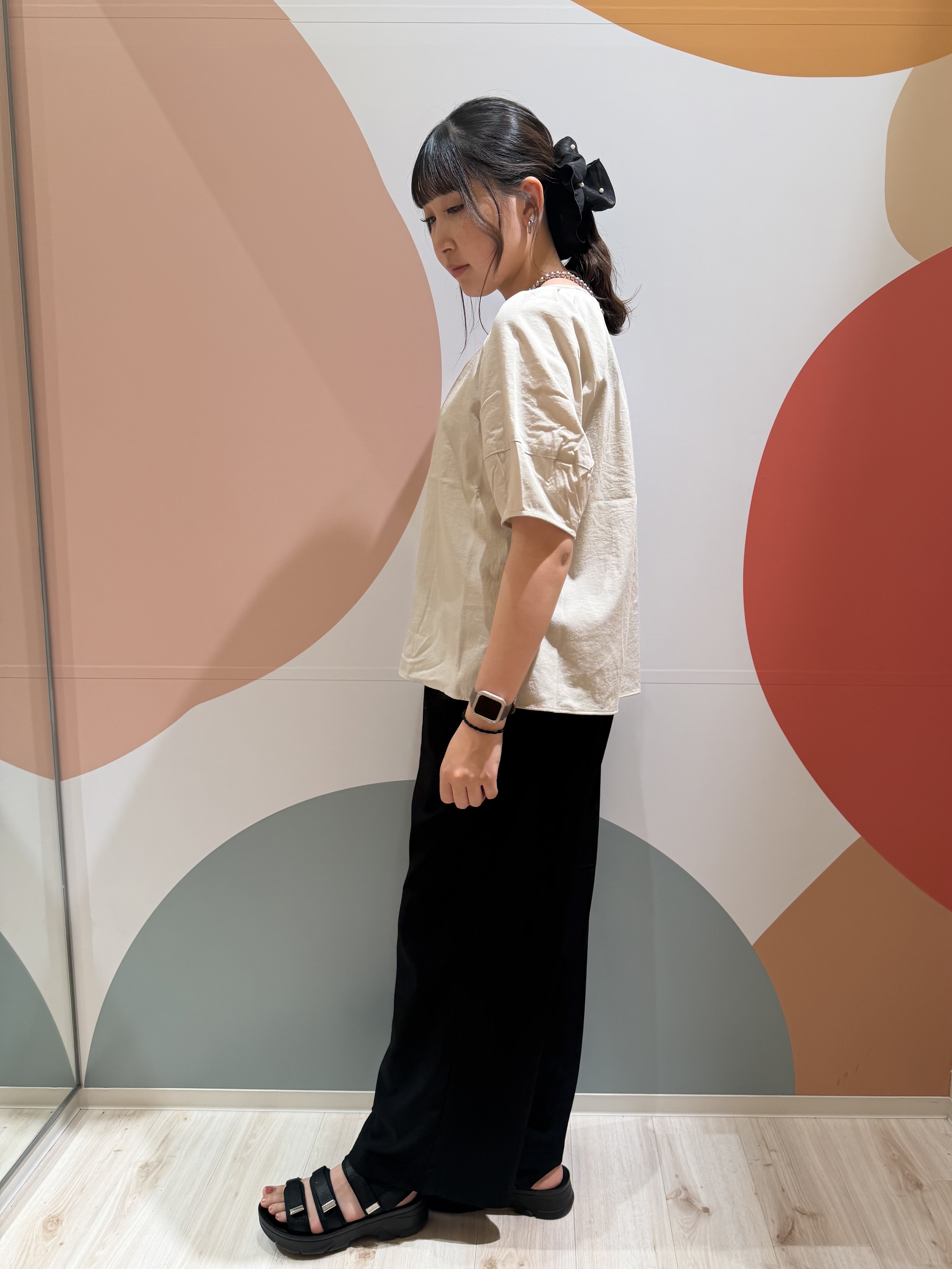 末っ子さんの「SHOO･LA･RUE｜【S-LL/洗濯機可/セットアップ可】軽凛(かろりん) タックブラウス」を使ったコーディネート