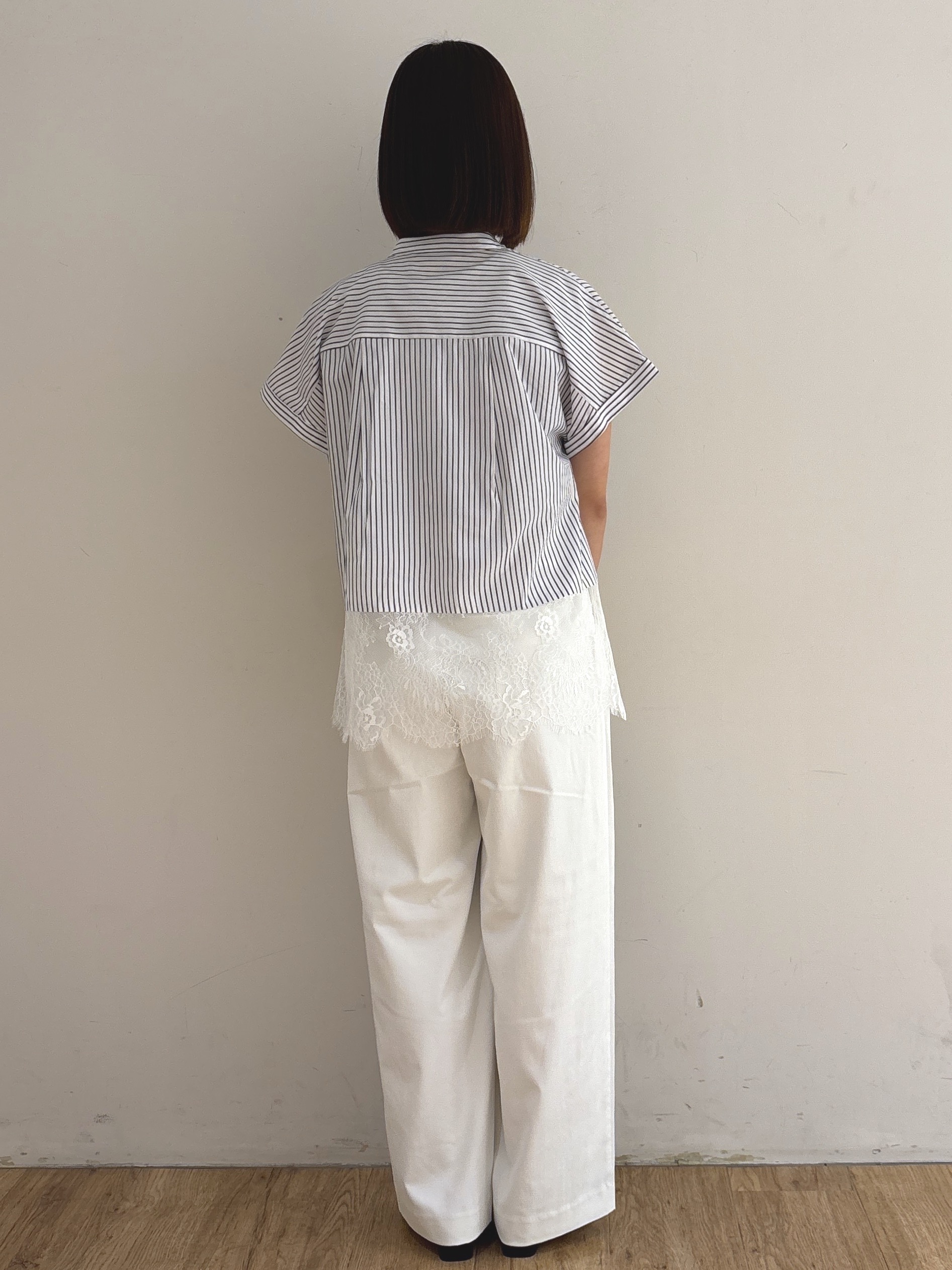 mireiさんの「OPAQUE.CLIP｜裾レースフレンチスリーブブラウス【洗濯機OK】」を使ったコーディネート
